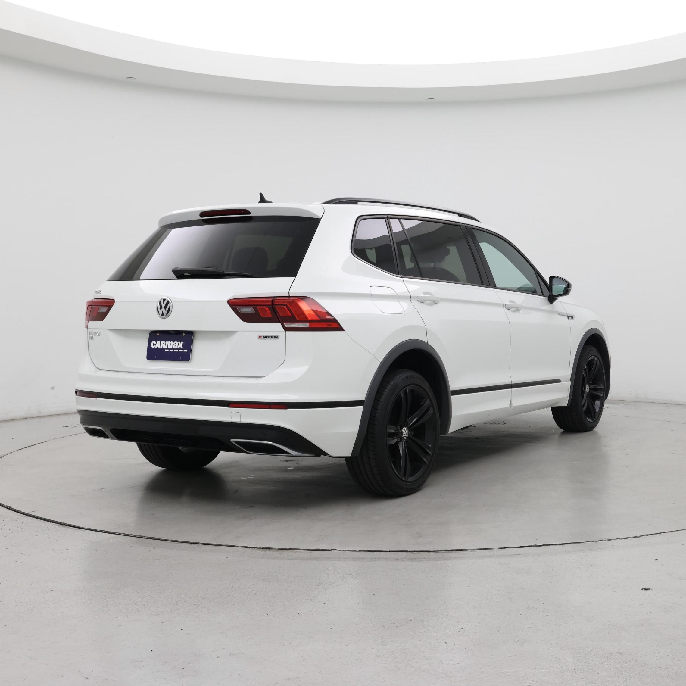 Thumbnail: 2019 Volkswagen Tiguan - 8