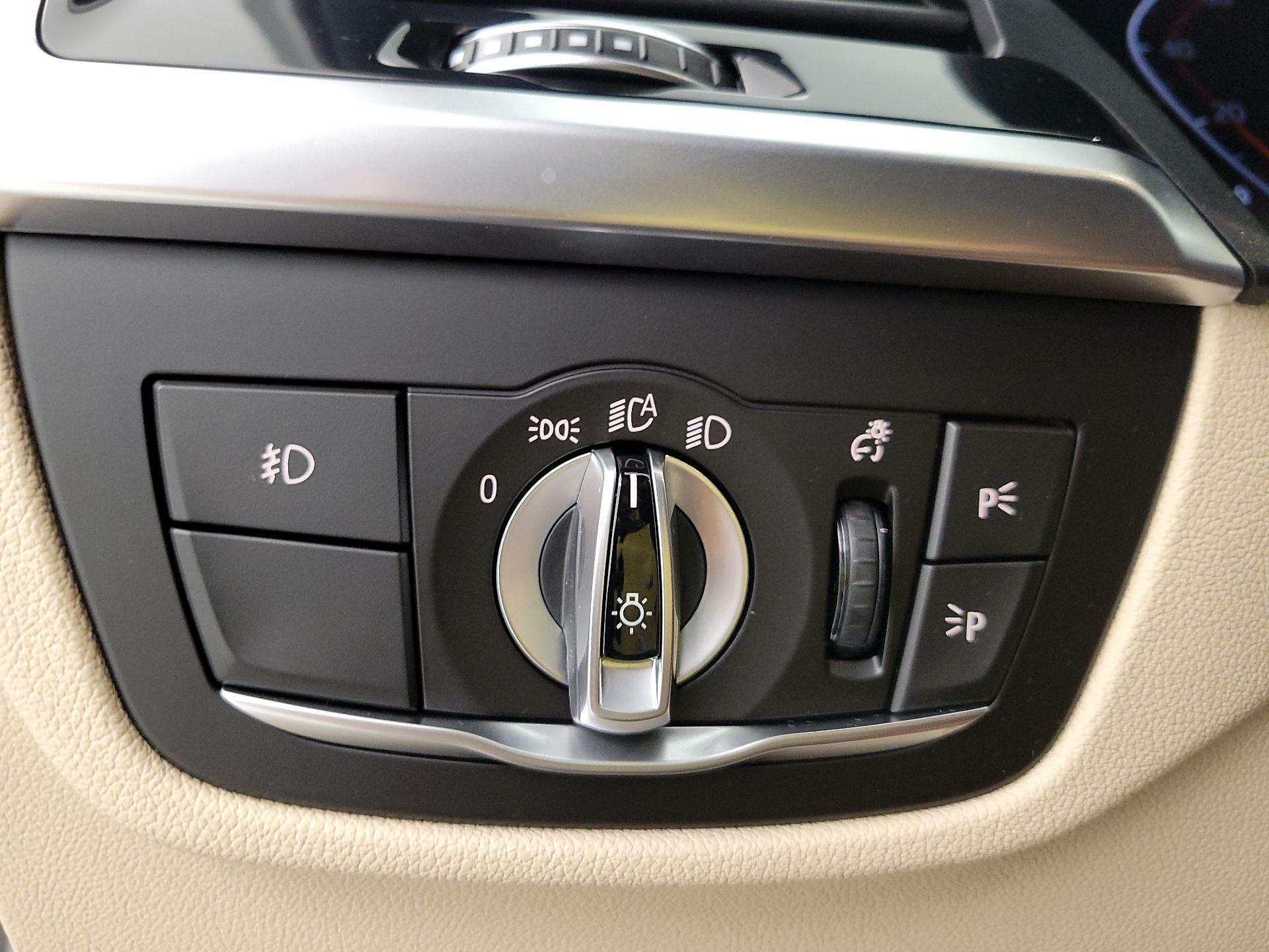 Thumbnail: 2021 BMW X4 - 13