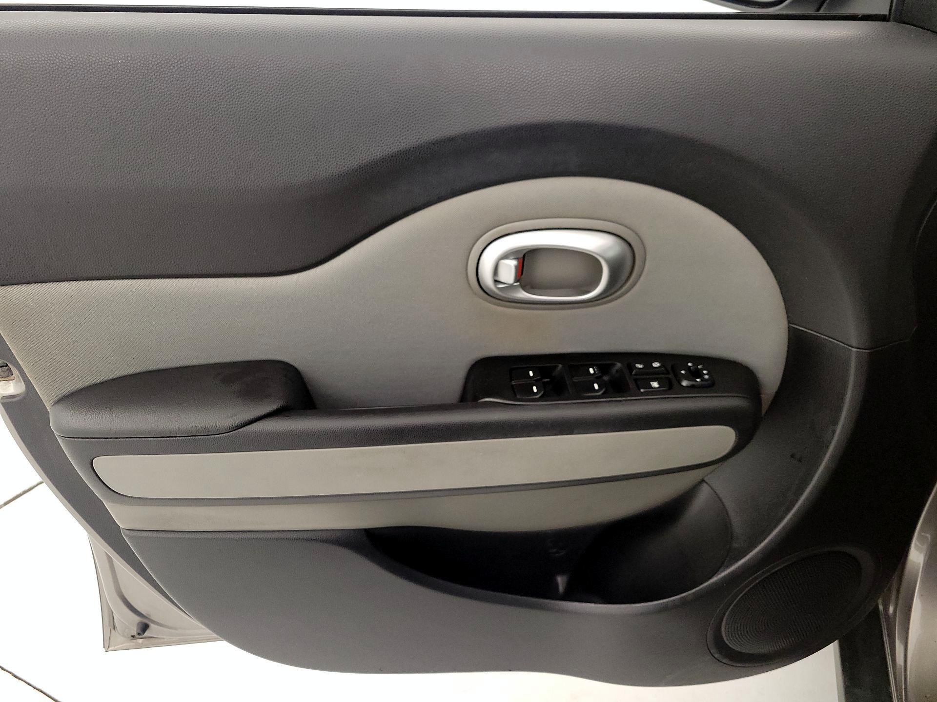 Thumbnail: 2016 Kia Soul - 12