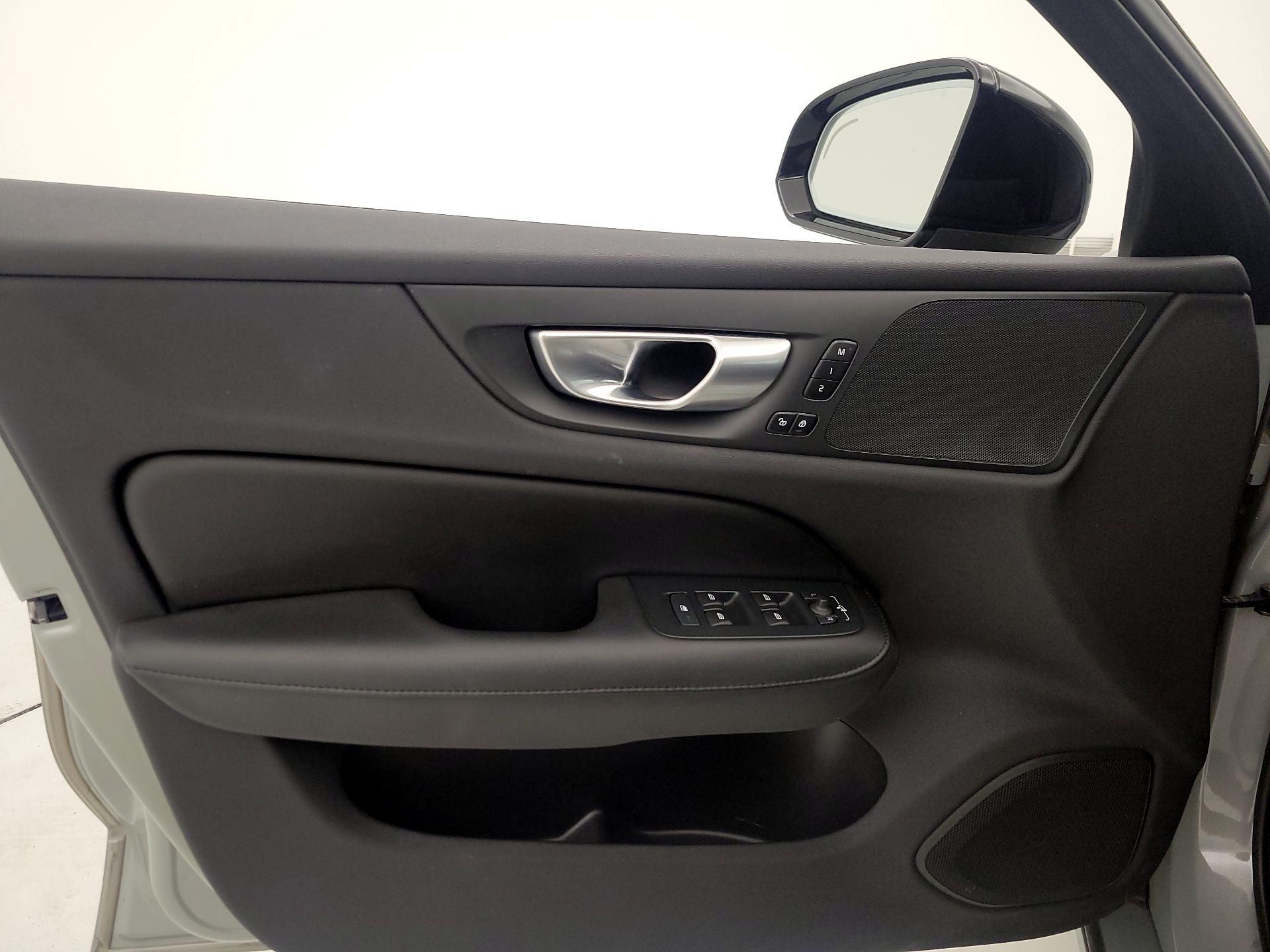 Thumbnail: 2024 Volvo S60 - 12