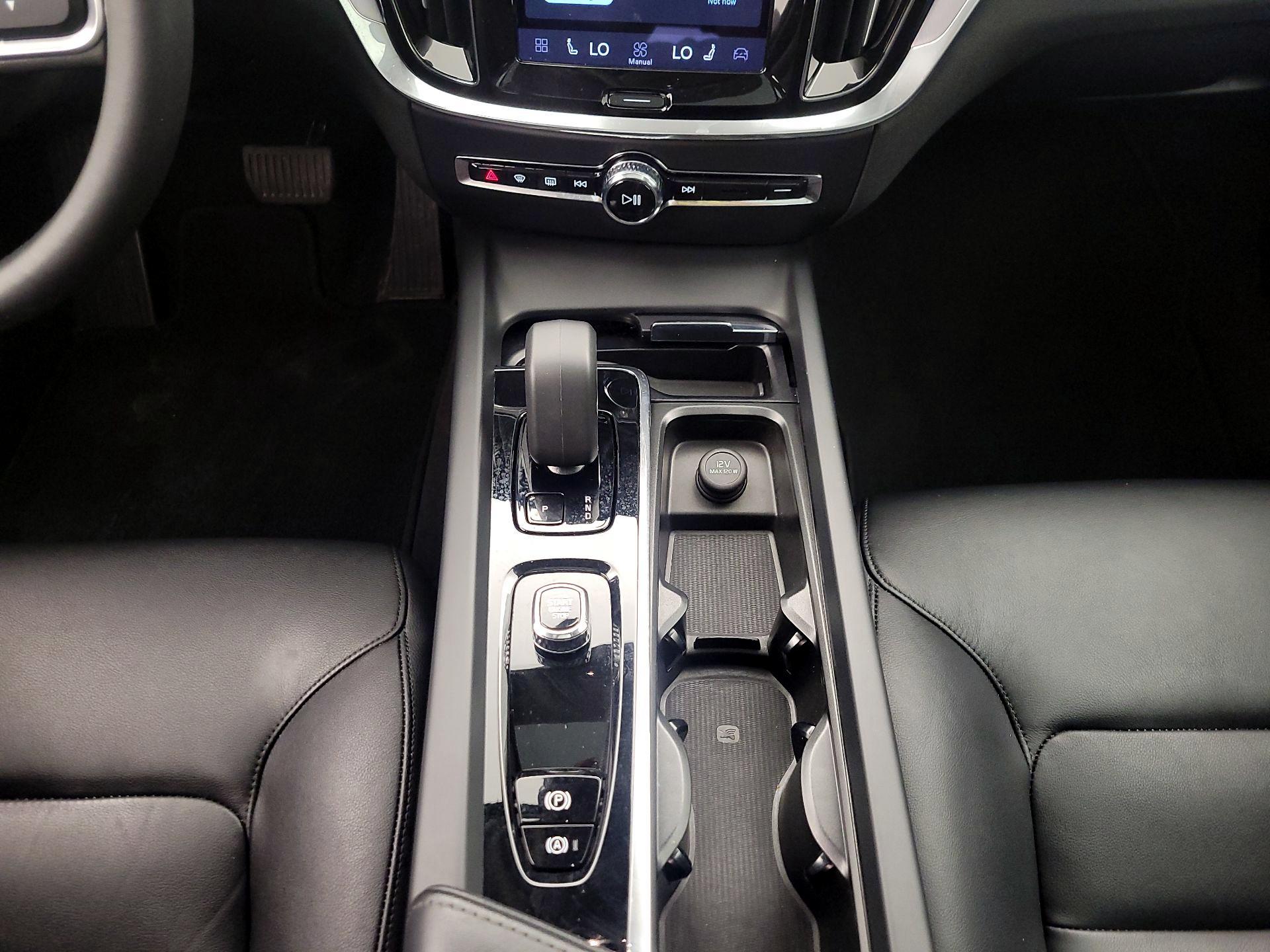 Thumbnail: 2024 Volvo S60 - 17