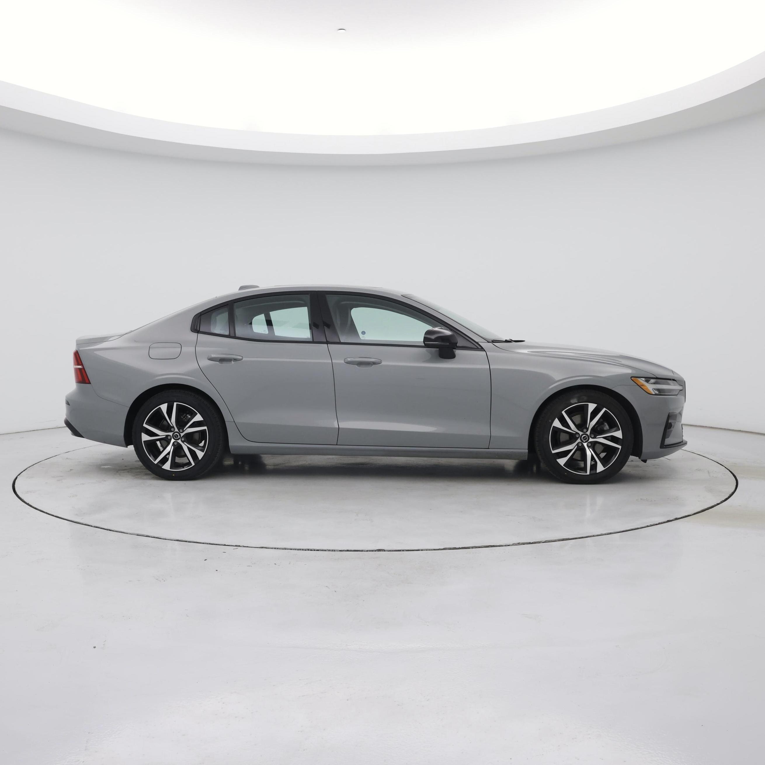 Thumbnail: 2024 Volvo S60 - 7