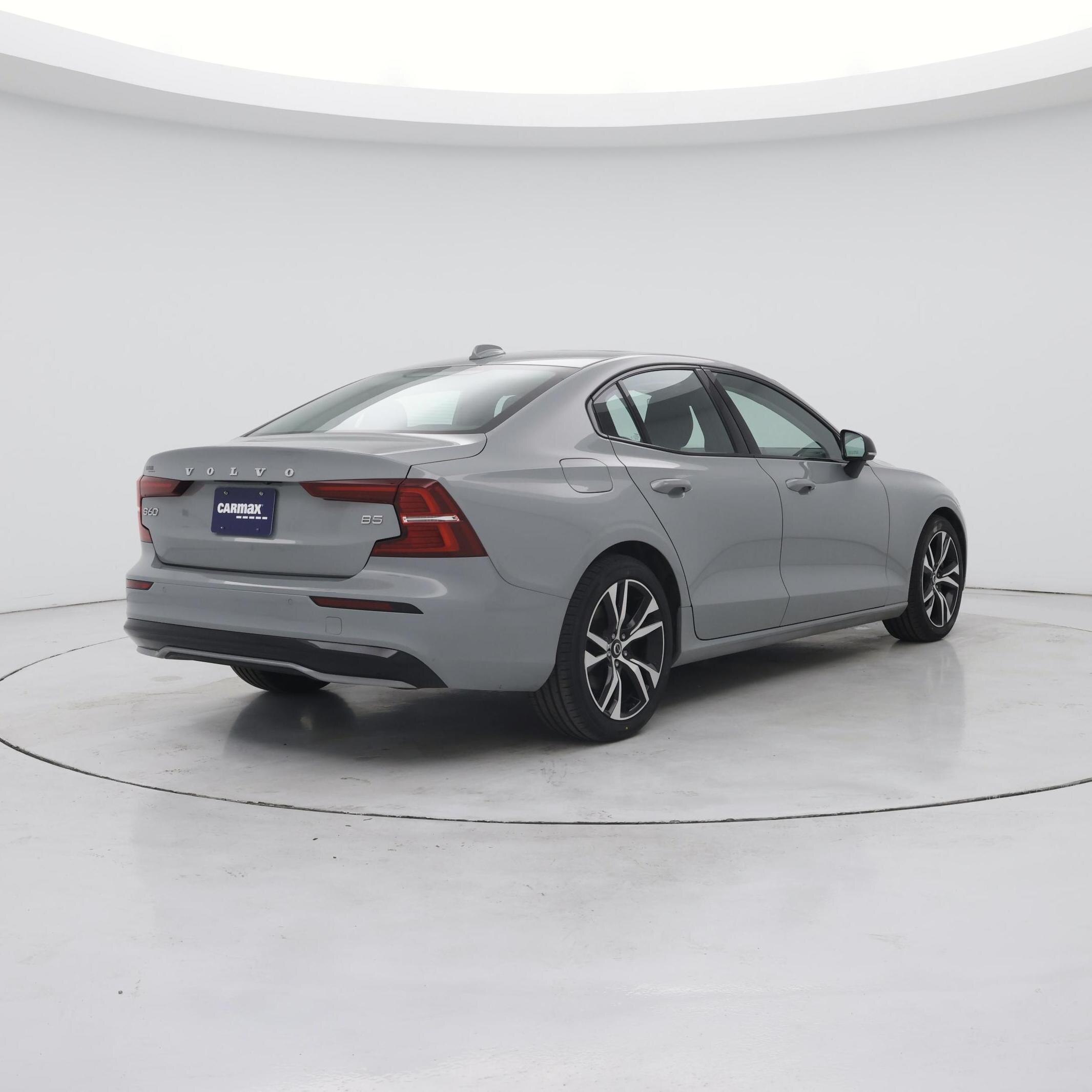 Thumbnail: 2024 Volvo S60 - 8