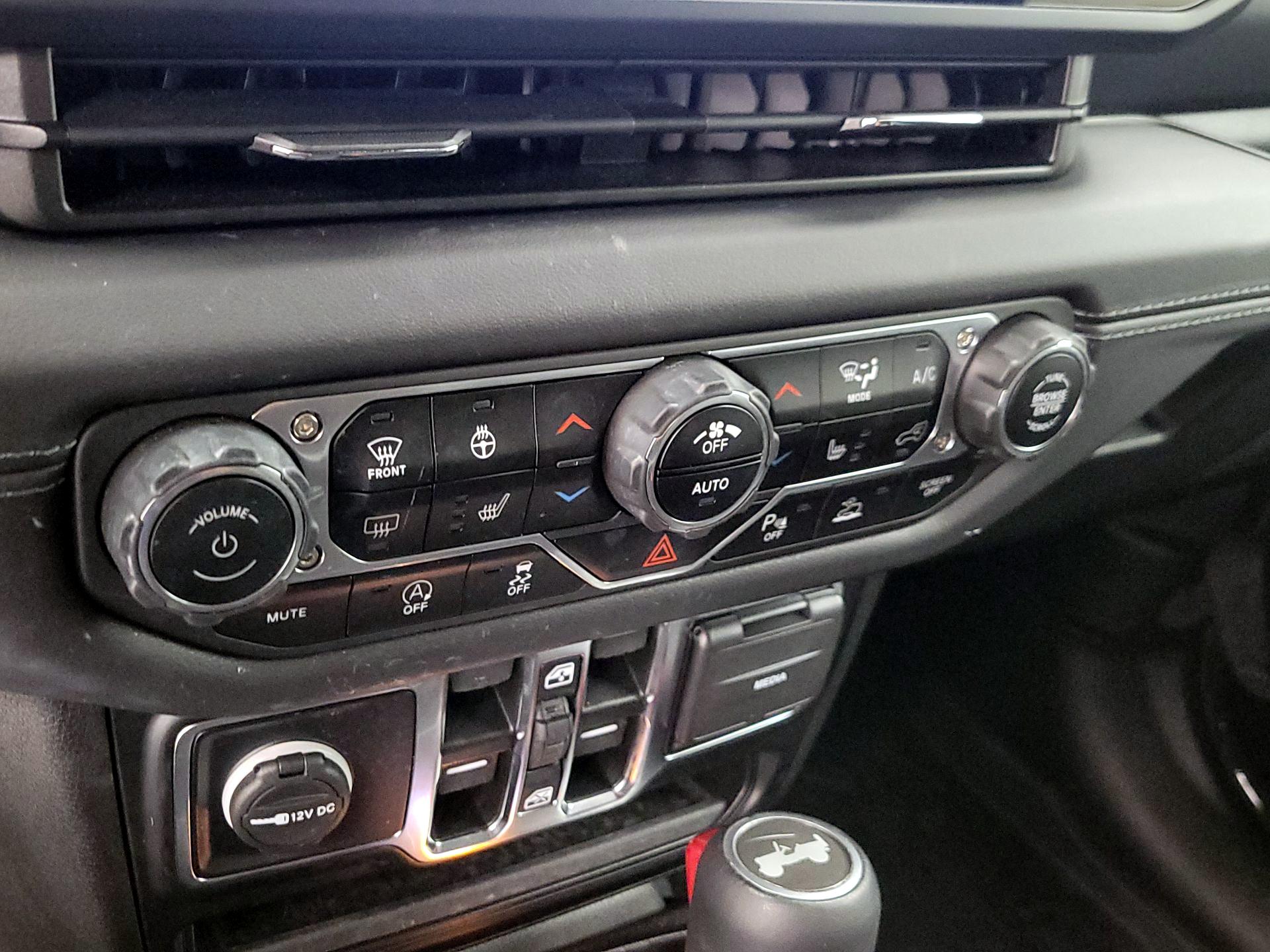 Thumbnail: 2024 Jeep Wrangler - 17