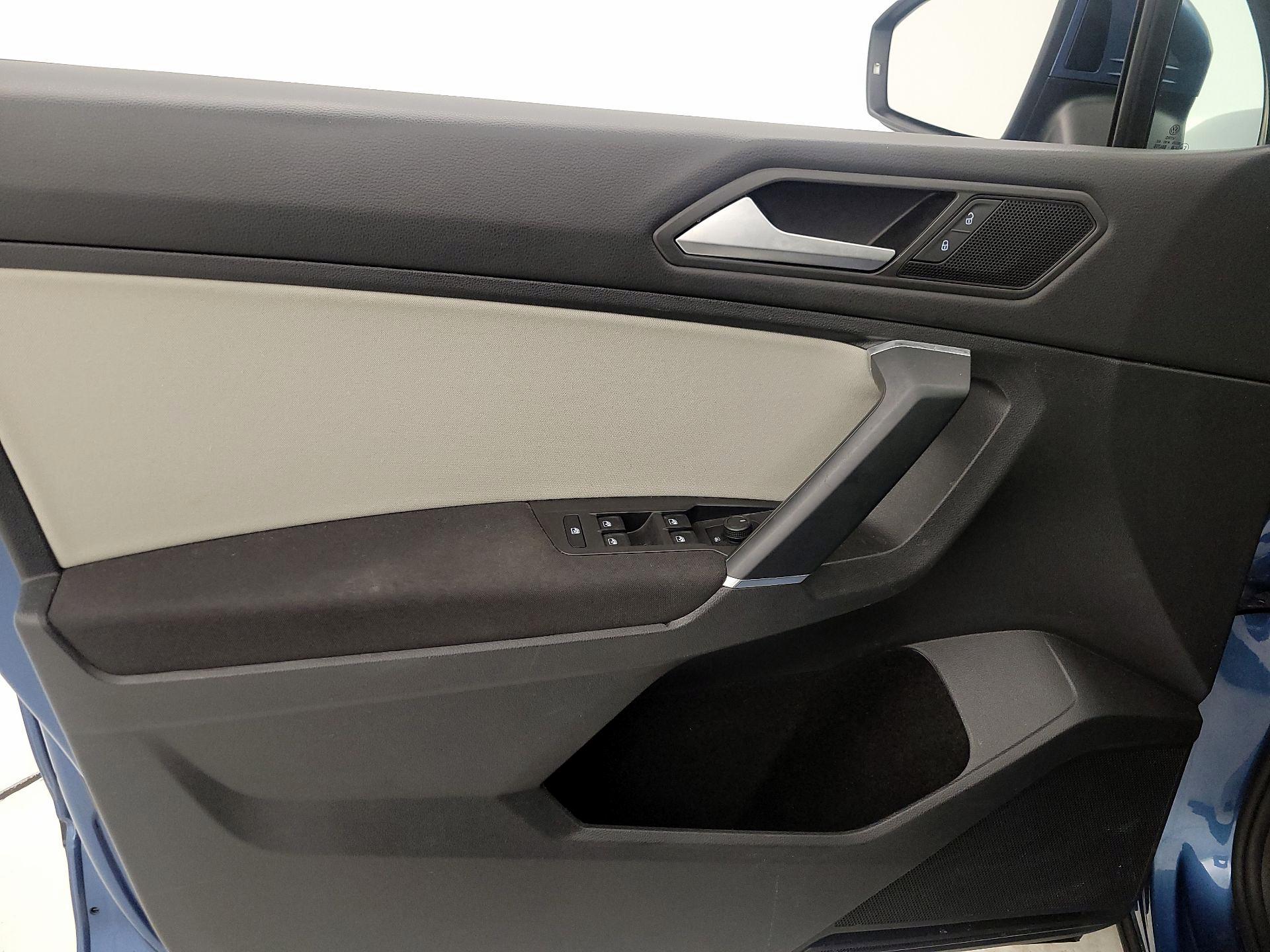 Thumbnail: 2020 Volkswagen Tiguan - 12