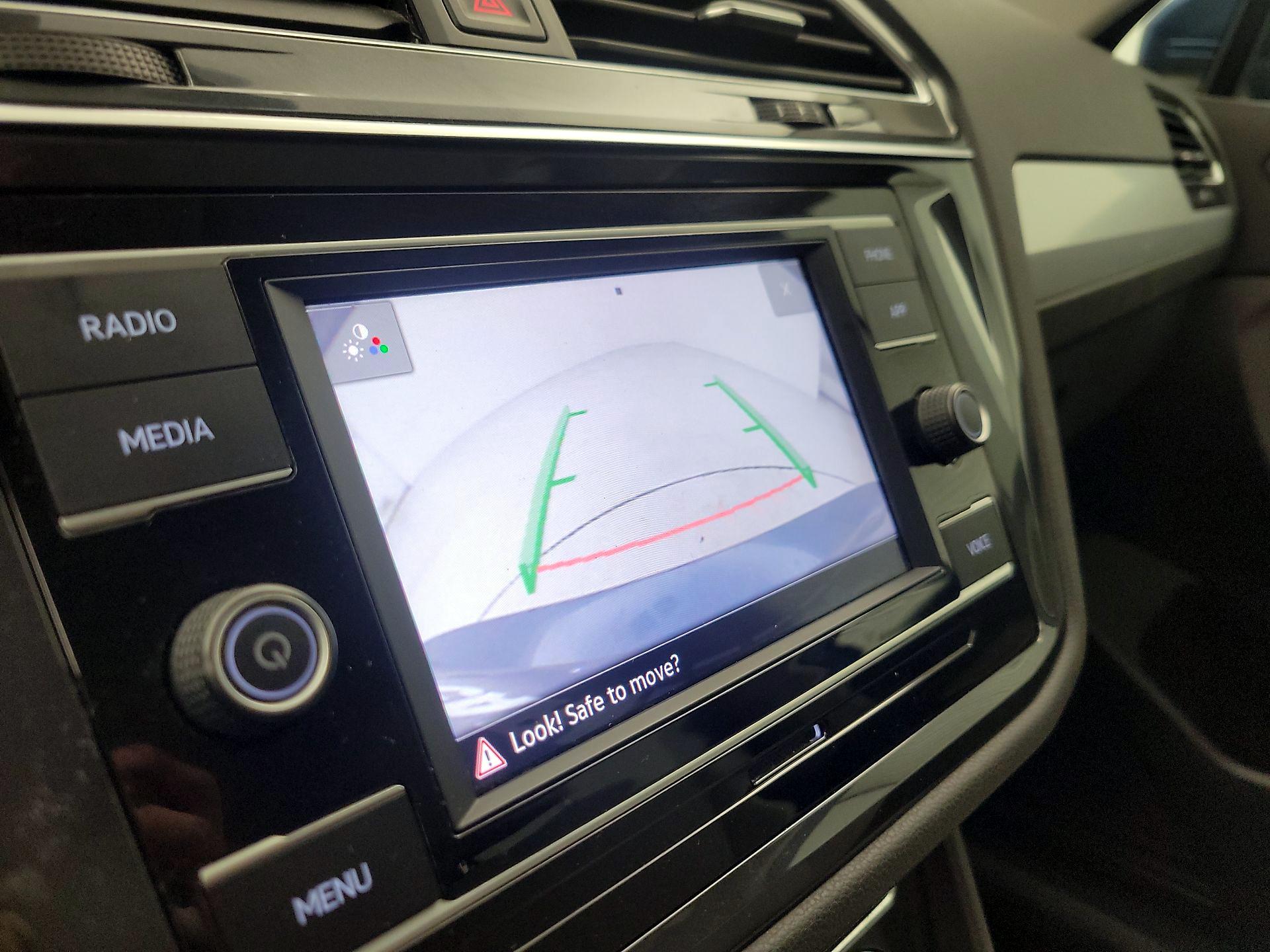 Thumbnail: 2020 Volkswagen Tiguan - 14