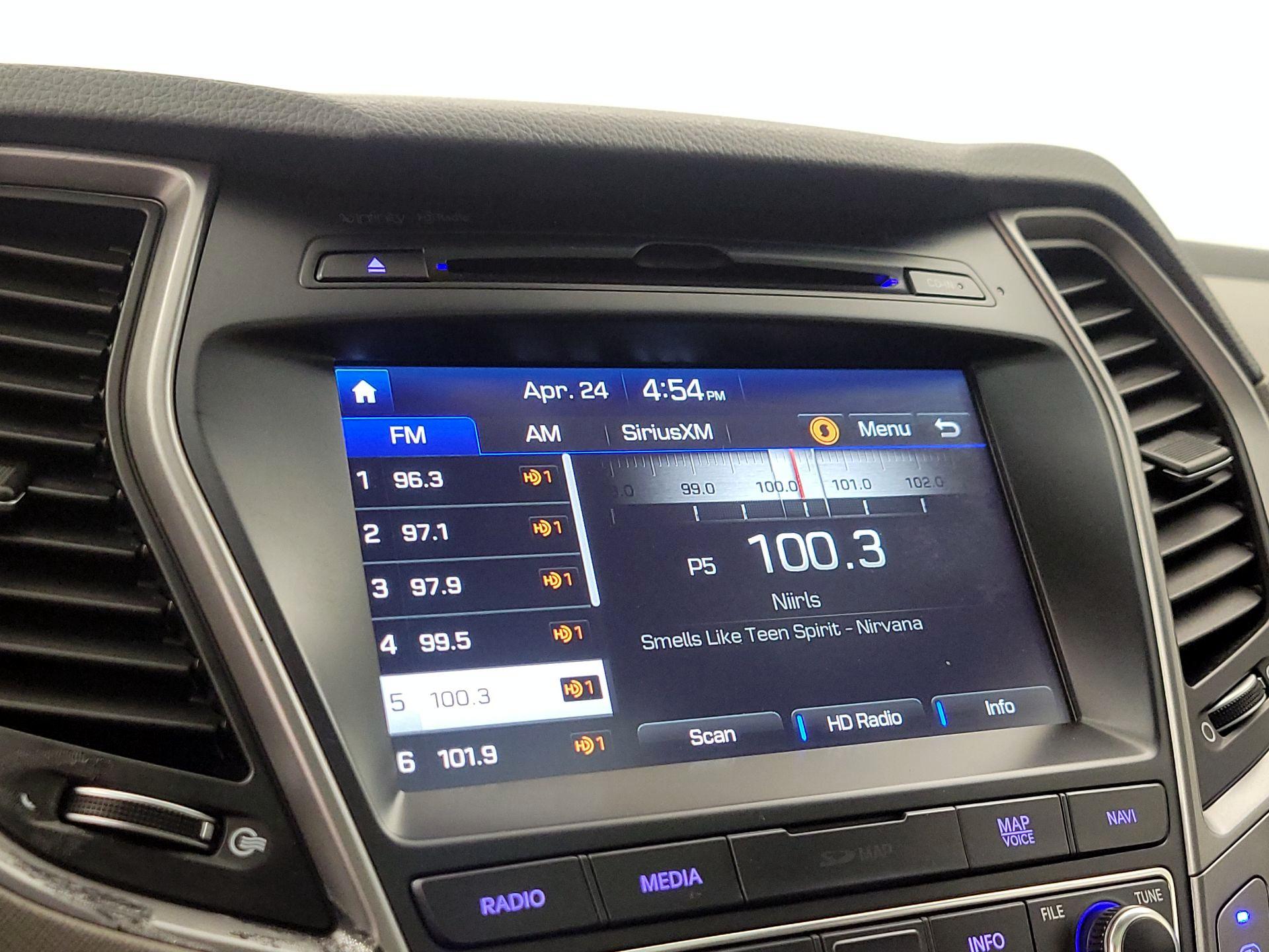 Thumbnail: 2017 Hyundai Santa Fe - 16