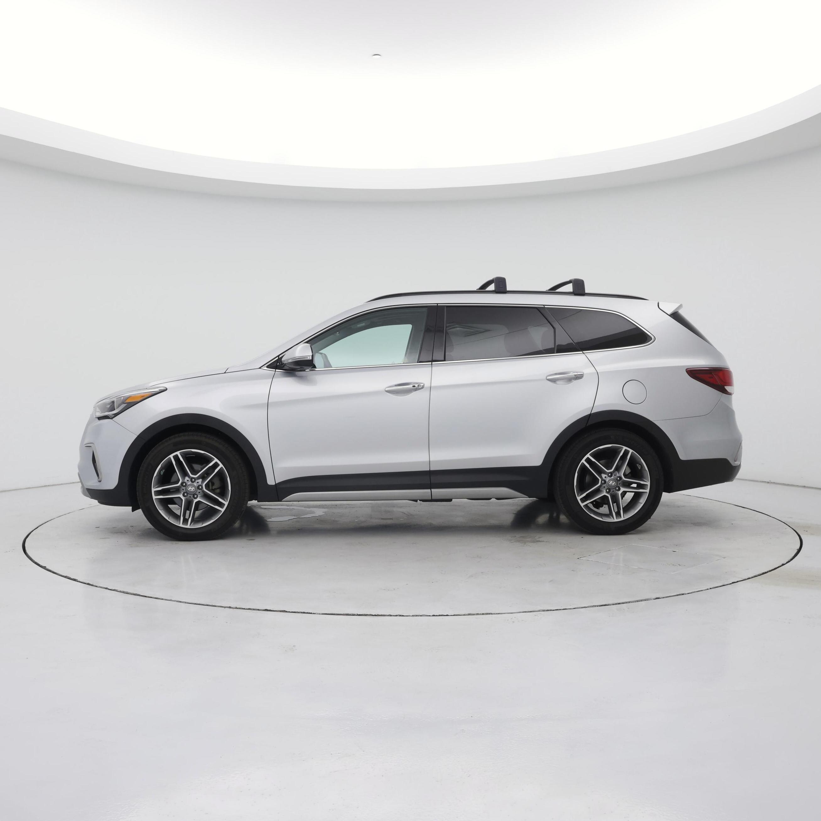 Thumbnail: 2017 Hyundai Santa Fe - 3