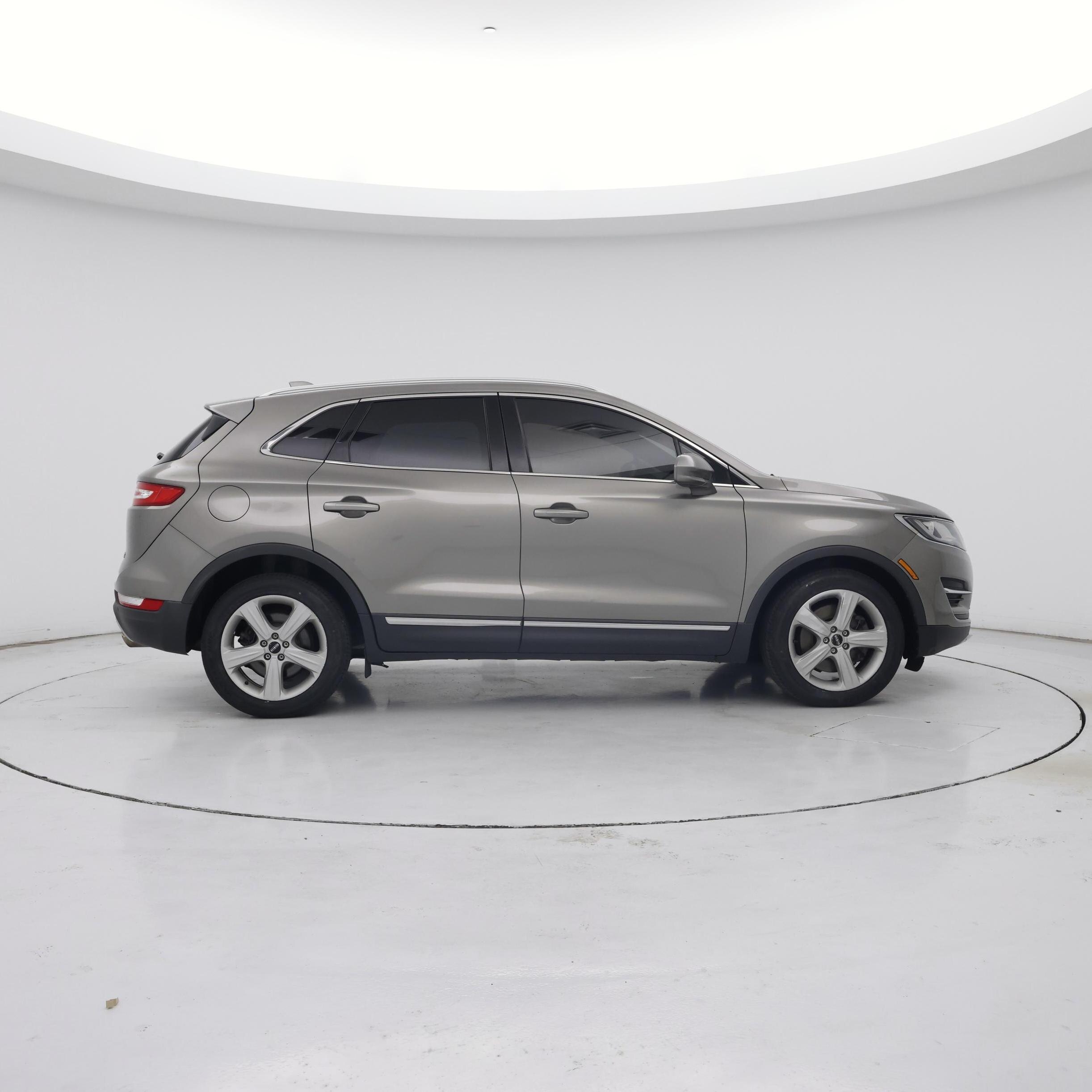 Thumbnail: 2016 Lincoln MKC - 7