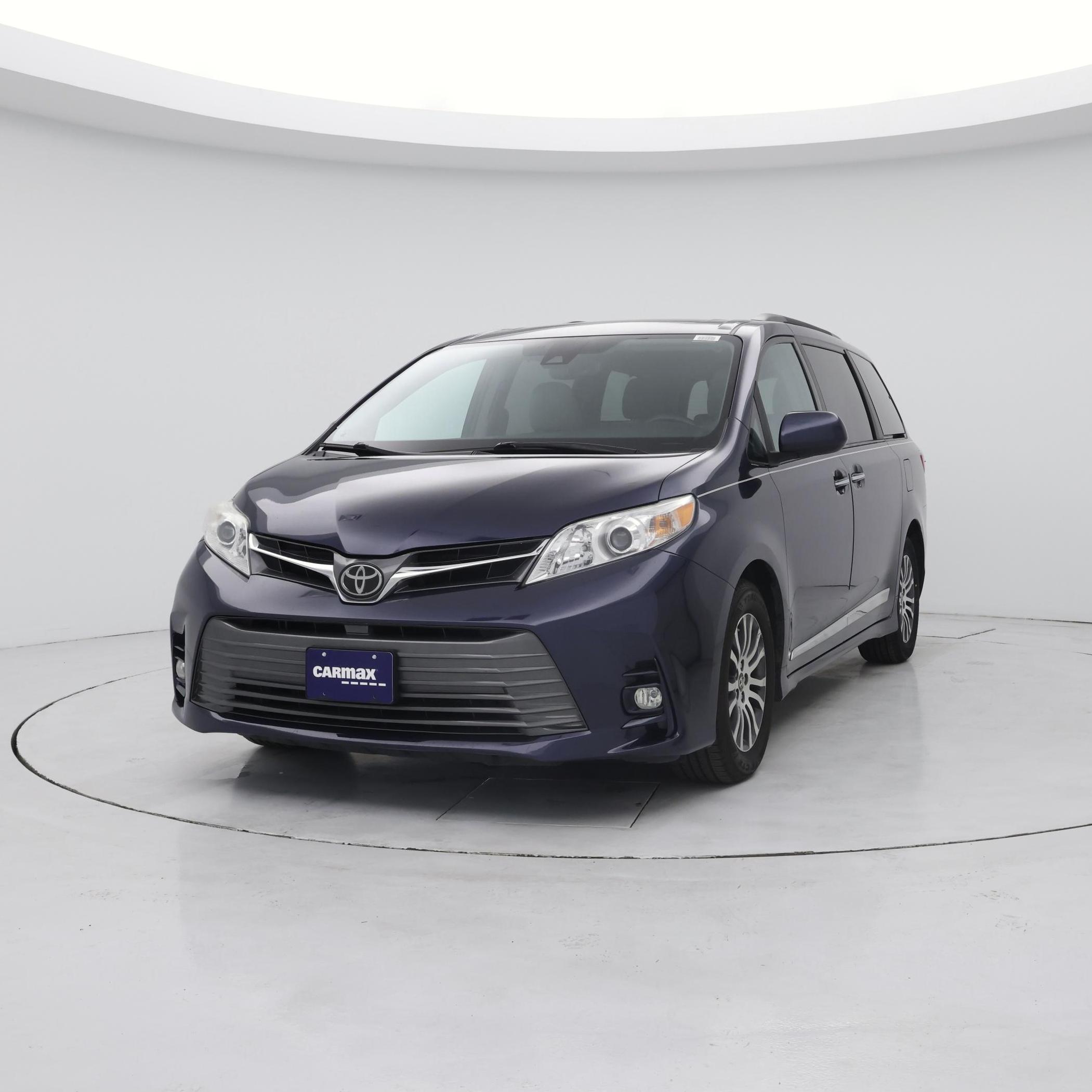 Thumbnail: 2018 Toyota Sienna - 4