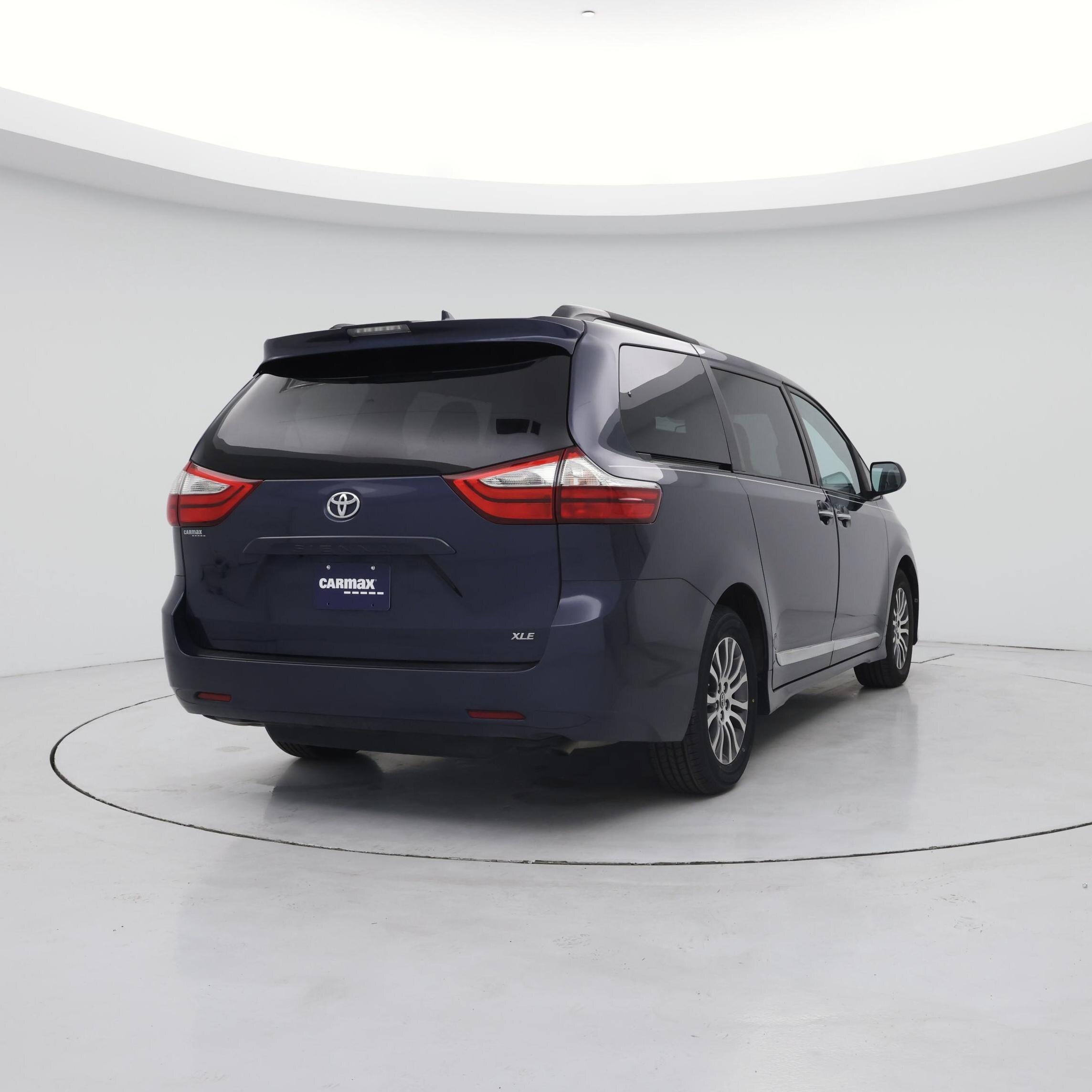 Thumbnail: 2018 Toyota Sienna - 8