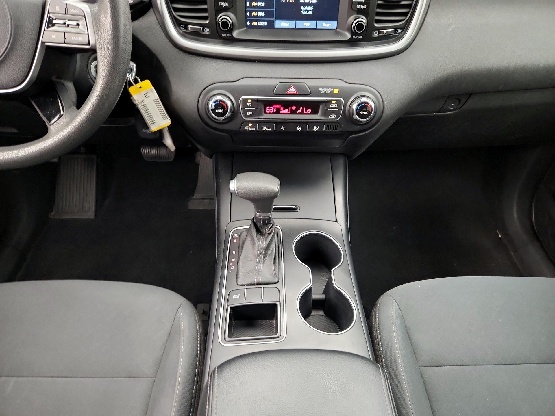 Thumbnail: 2019 Kia Sorento - 17