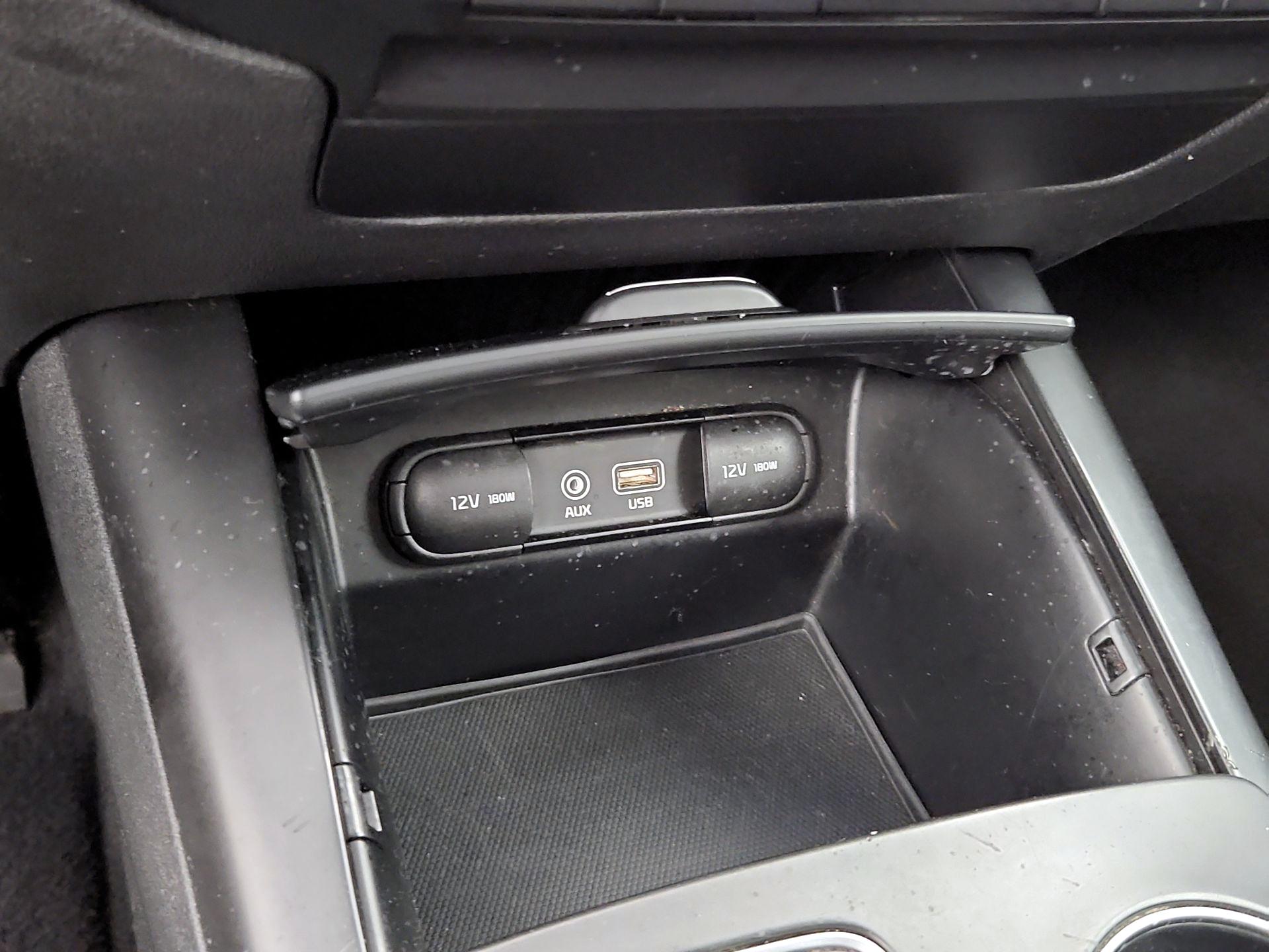Thumbnail: 2019 Kia Sorento - 18