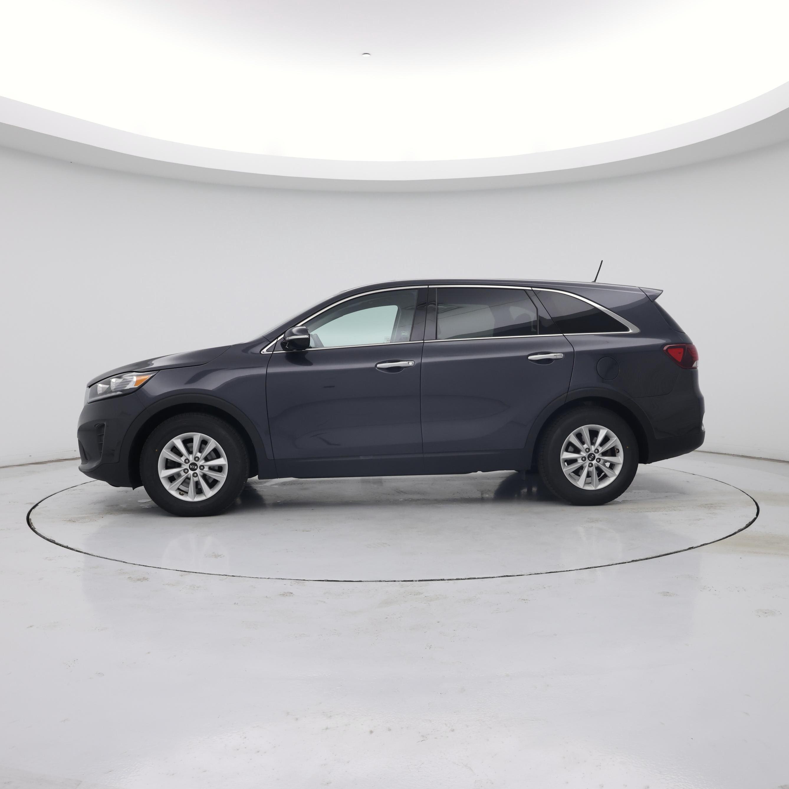 Thumbnail: 2019 Kia Sorento - 3