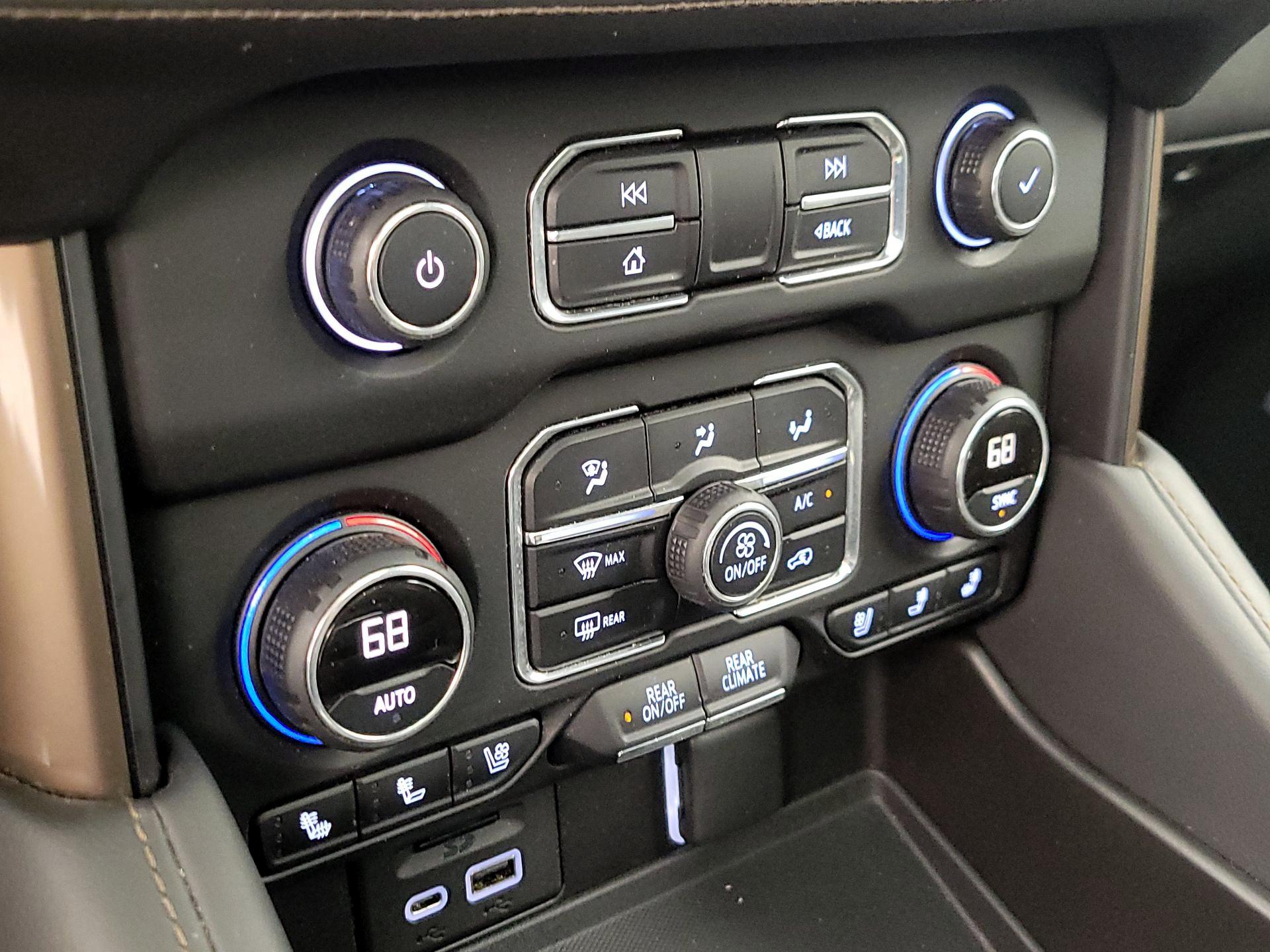 Thumbnail: 2021 Chevrolet Suburban - 16