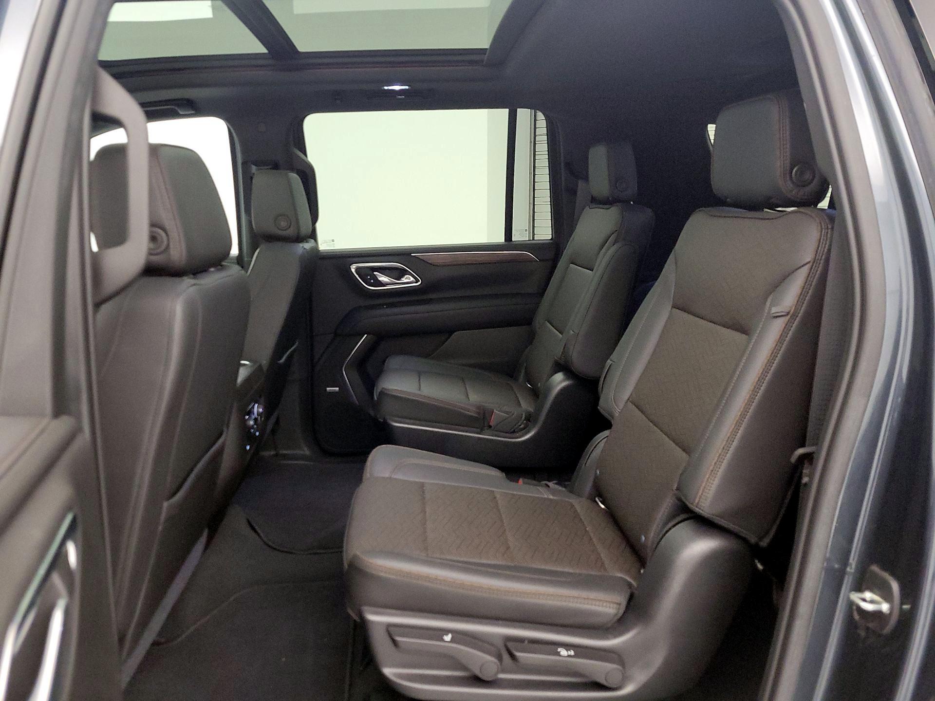 Thumbnail: 2021 Chevrolet Suburban - 20