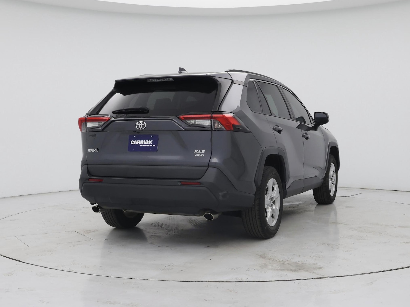 2021 Toyota RAV4 XLE - Photo 9
