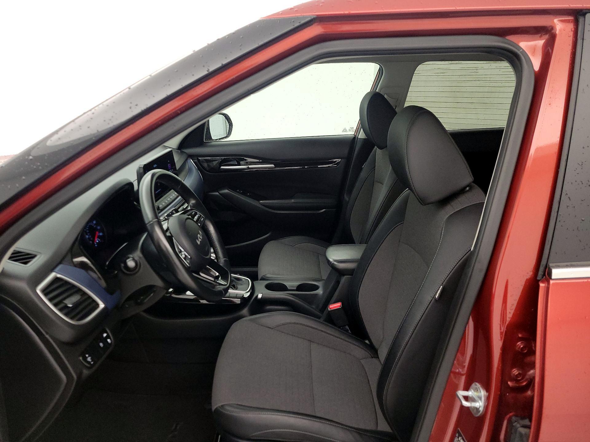 Thumbnail: 2023 Kia Seltos - 11