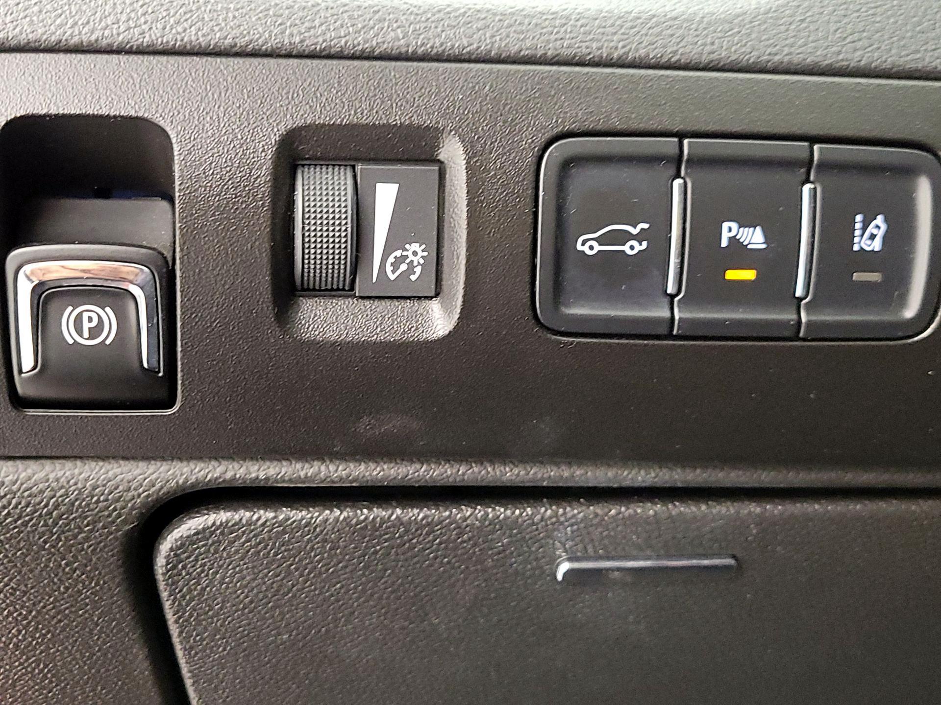 Thumbnail: 2015 Chevrolet Impala - 13