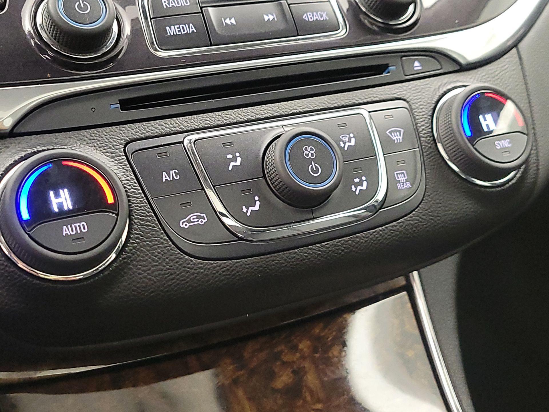 Thumbnail: 2015 Chevrolet Impala - 17