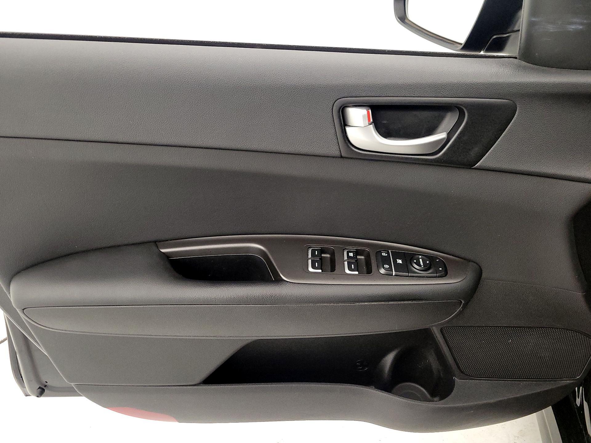 Thumbnail: 2016 Kia Optima - 12