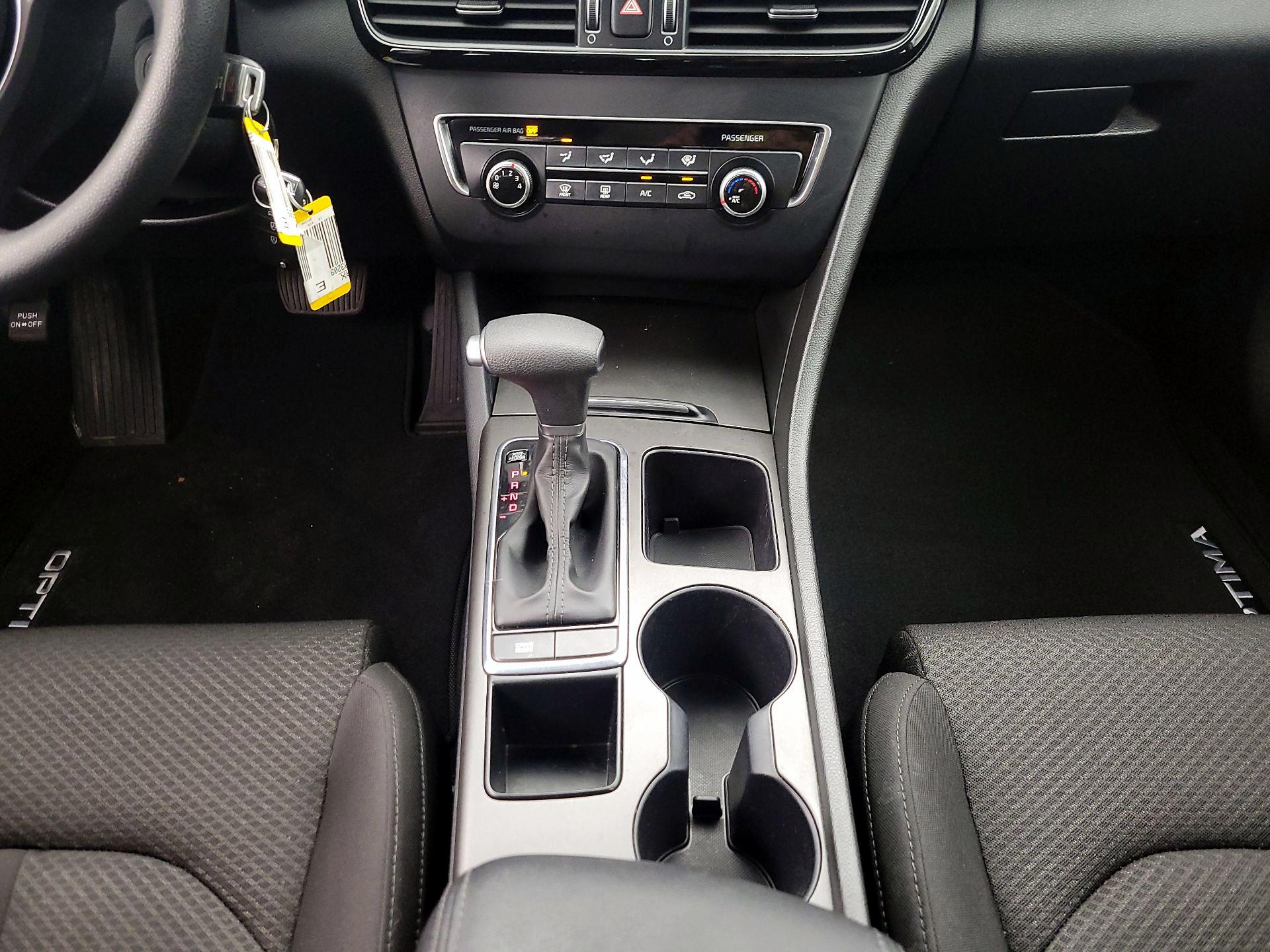 Thumbnail: 2016 Kia Optima - 17