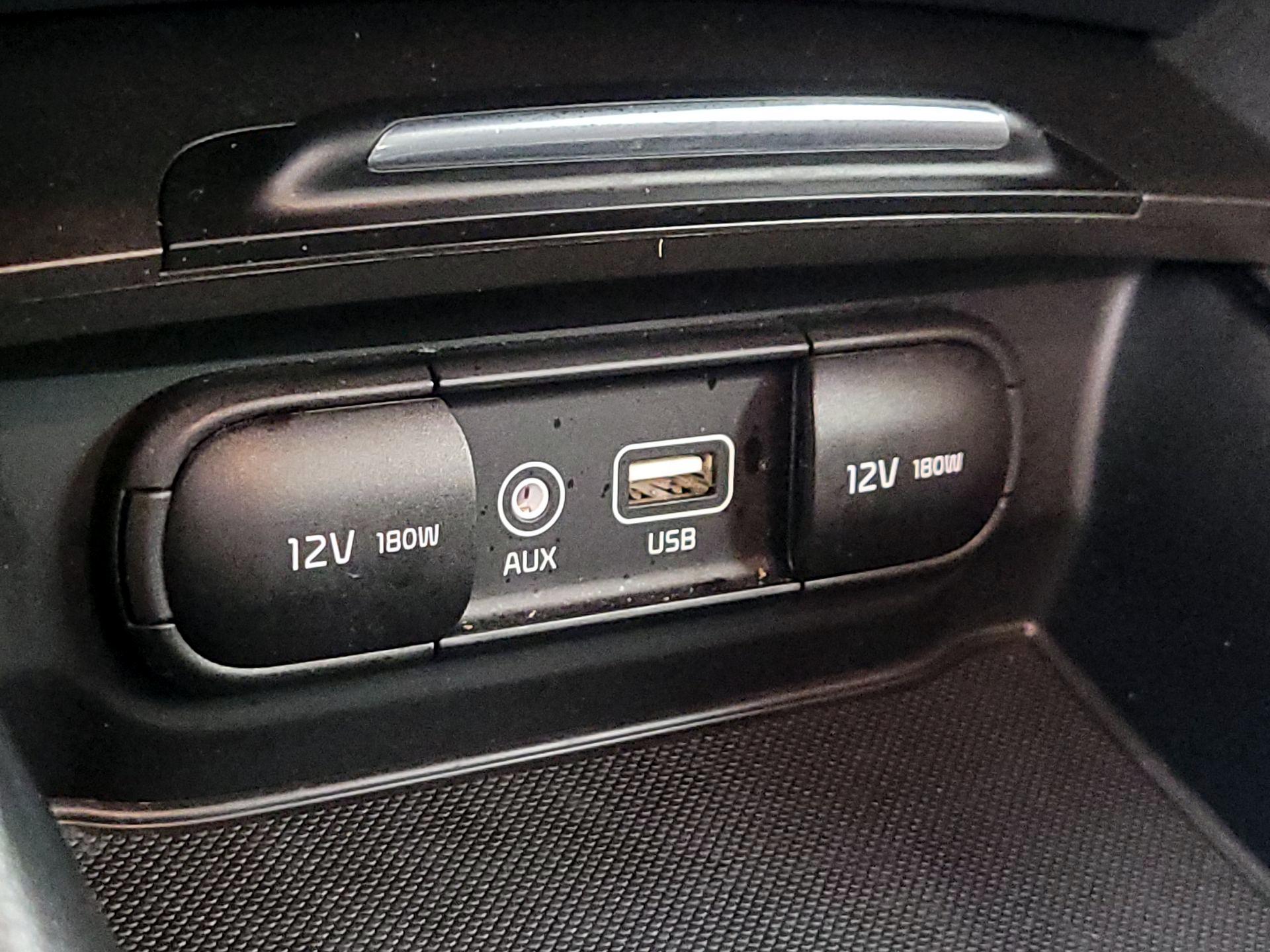 Thumbnail: 2016 Kia Optima - 18