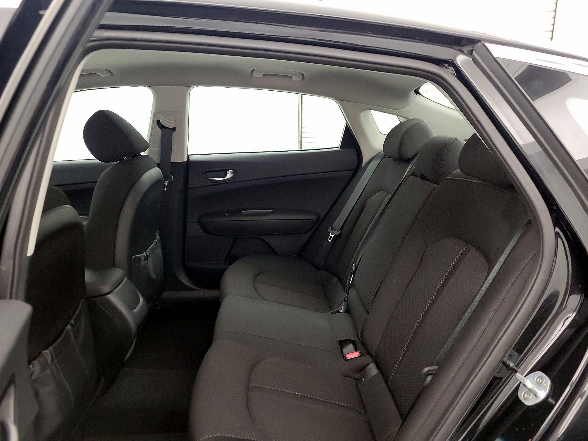 Thumbnail: 2016 Kia Optima - 19