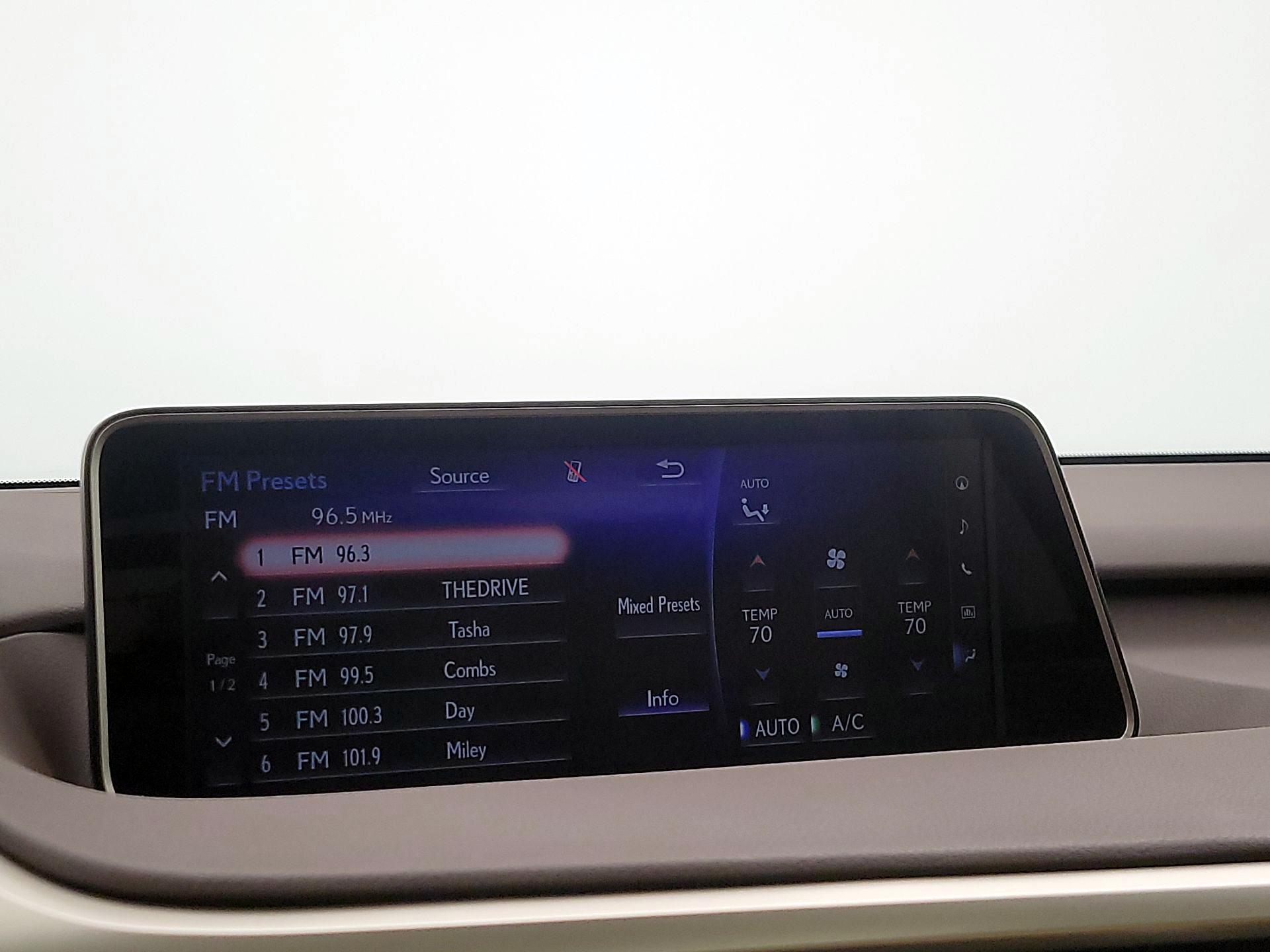 Thumbnail: 2018 Lexus RX - 16