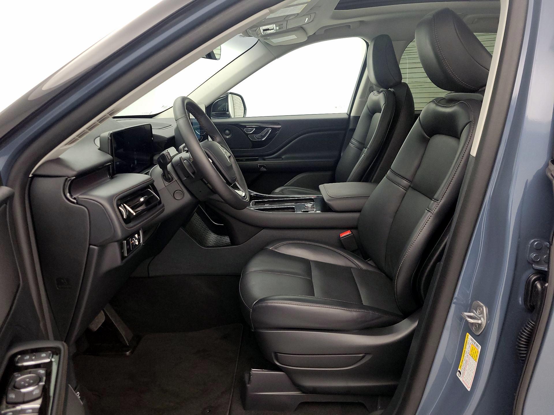 Thumbnail: 2025 Lincoln Aviator - 11