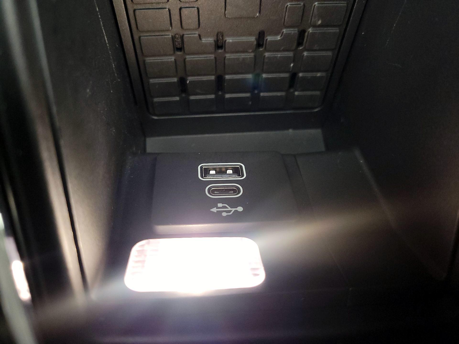 Thumbnail: 2025 Lincoln Aviator - 19