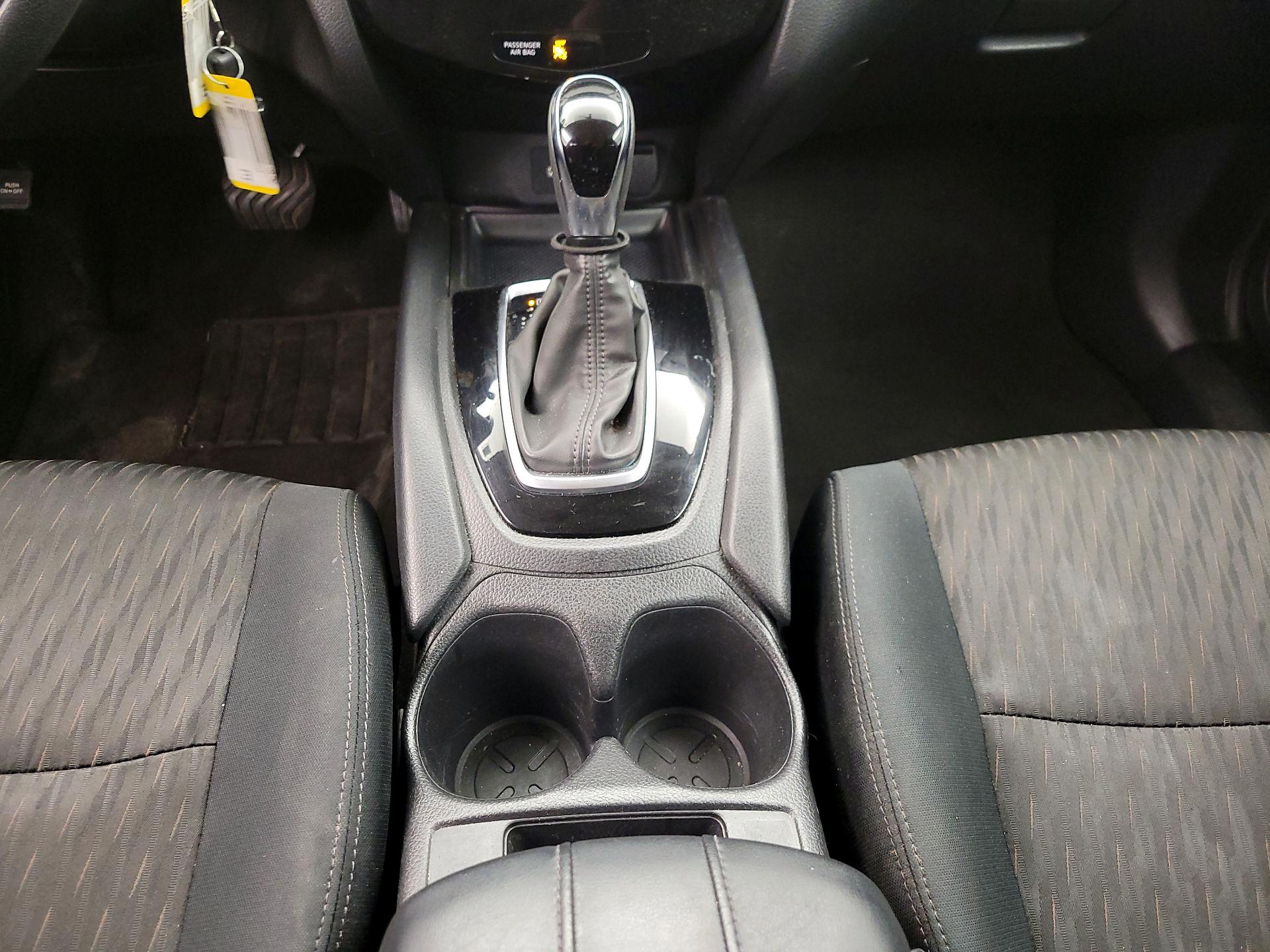 Thumbnail: 2018 Nissan Rogue - 17