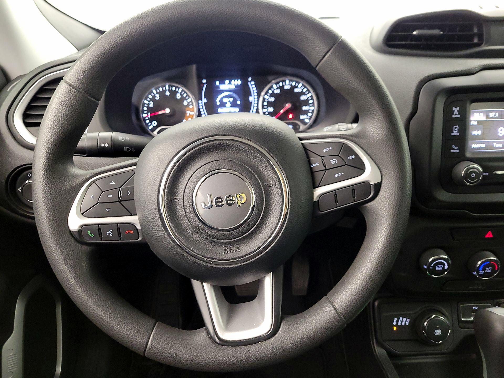 Thumbnail: 2019 Jeep Renegade - 10