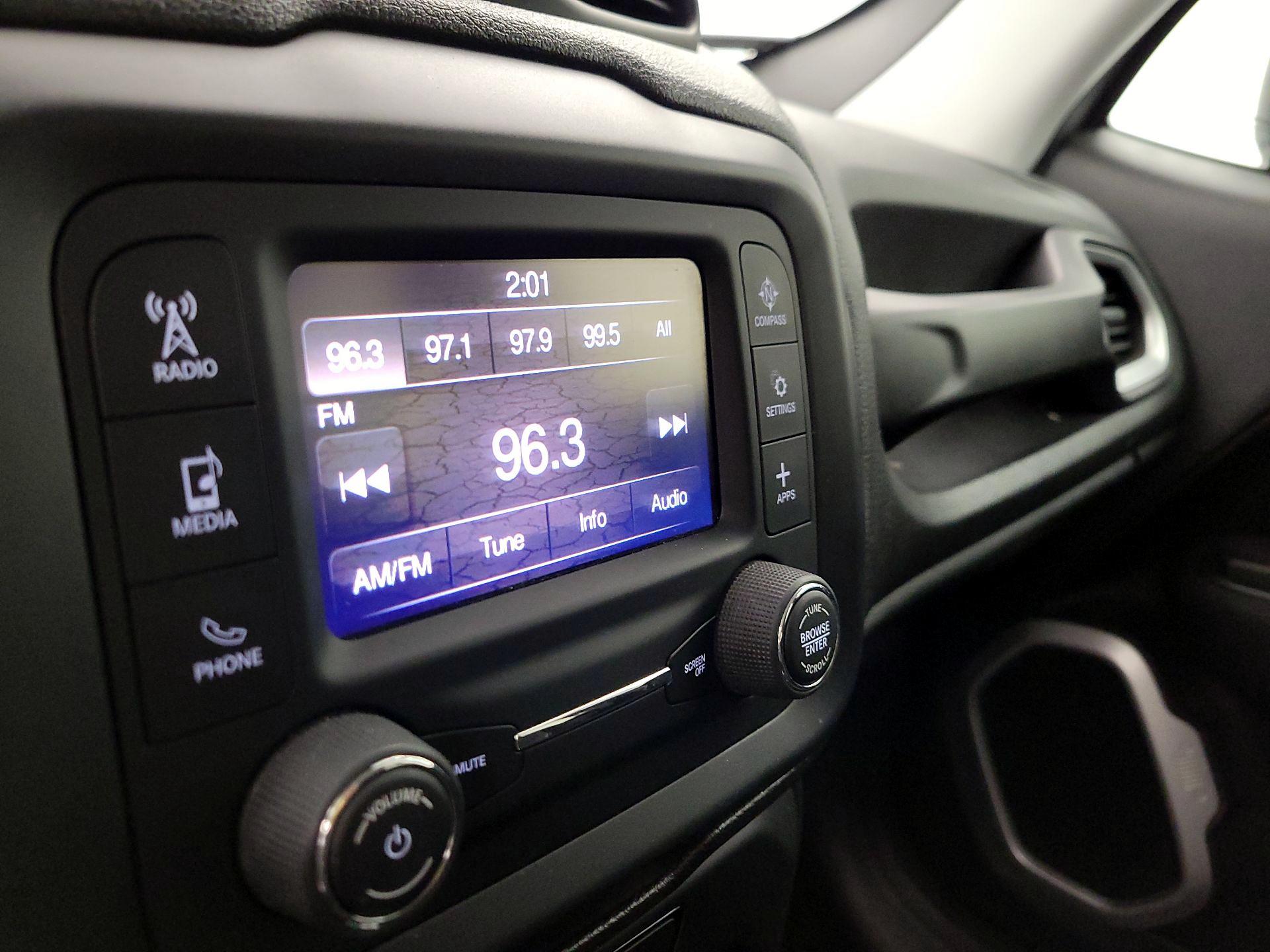 Thumbnail: 2019 Jeep Renegade - 15