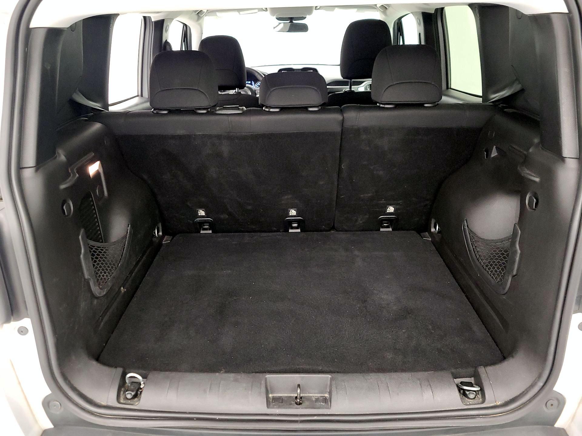 Thumbnail: 2019 Jeep Renegade - 20