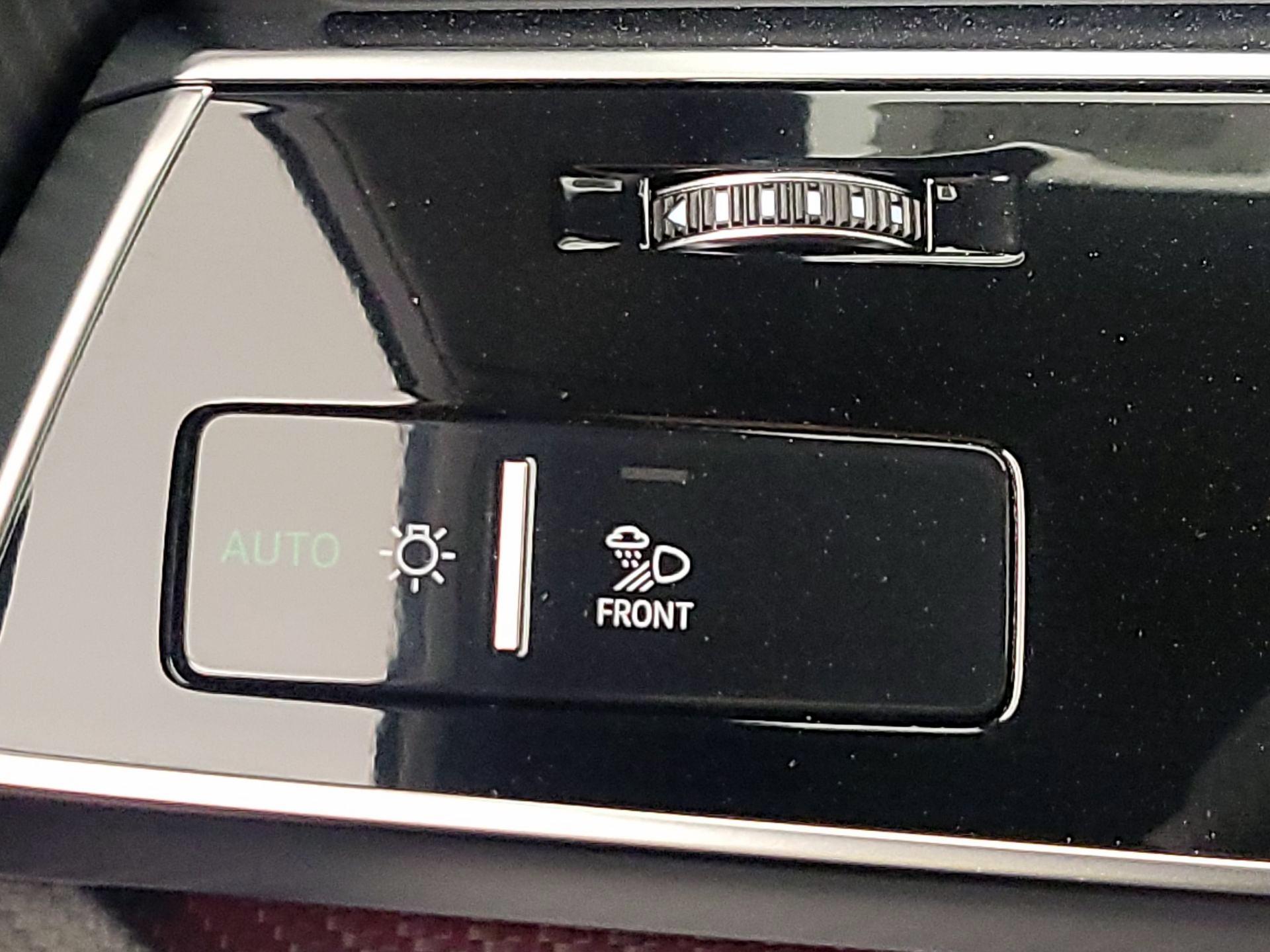 Thumbnail: 2024 Audi SQ8 - 13