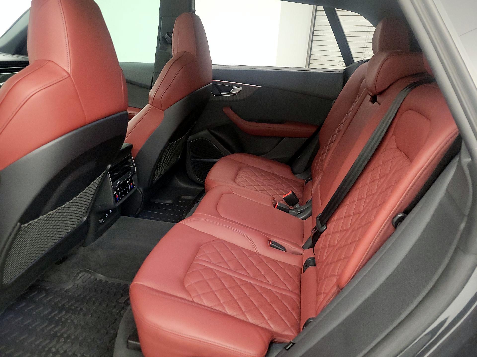 Thumbnail: 2024 Audi SQ8 - 20