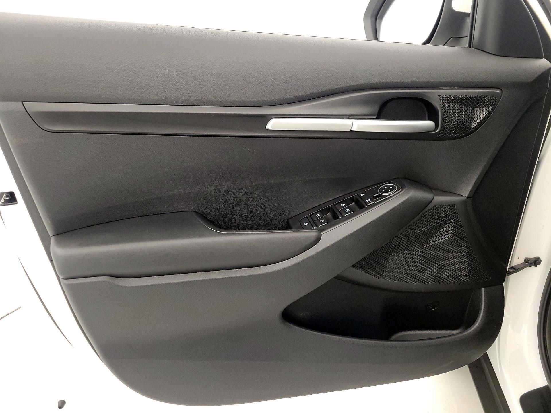 Thumbnail: 2023 Kia Seltos - 12