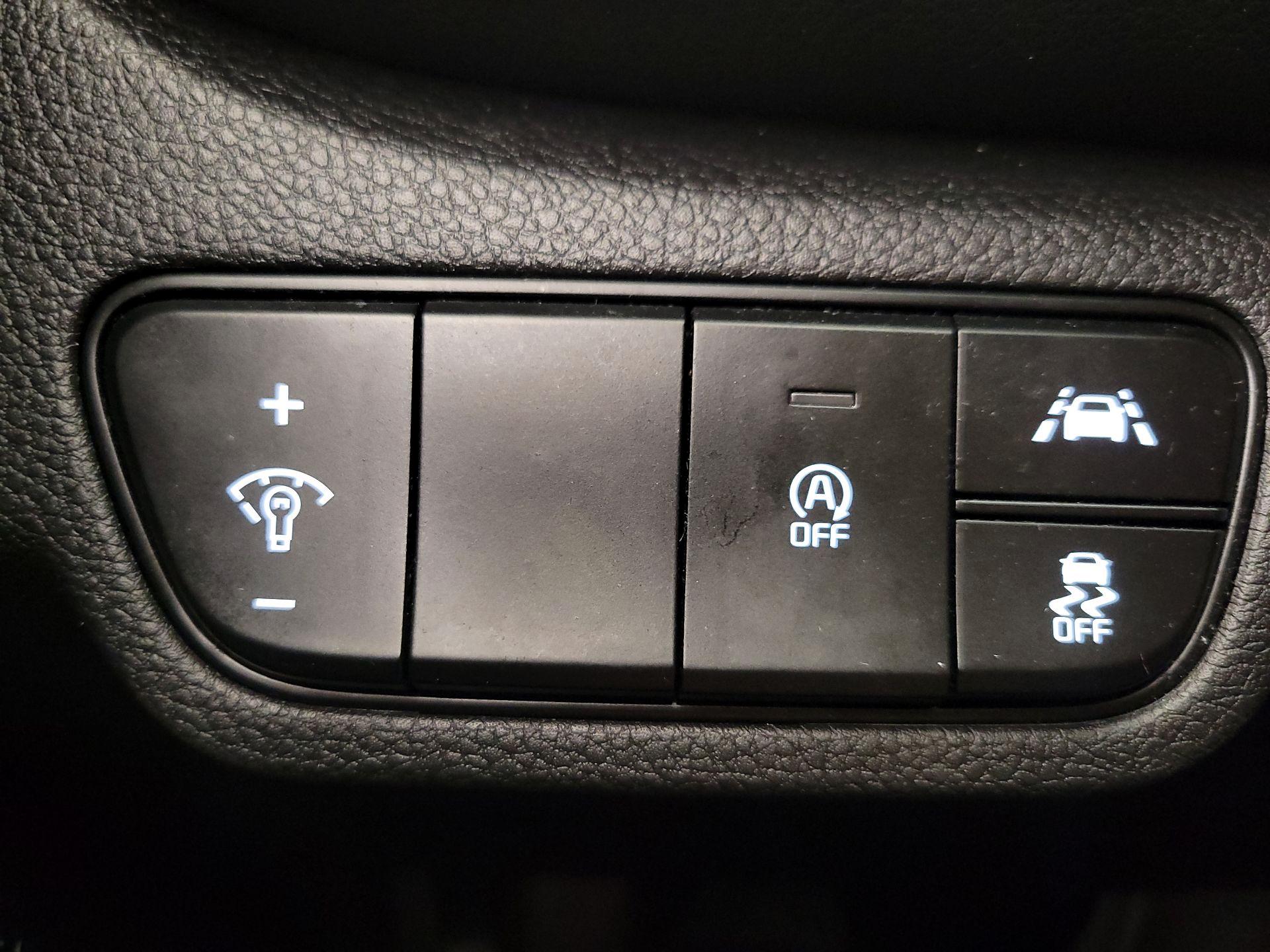 Thumbnail: 2023 Kia Seltos - 13