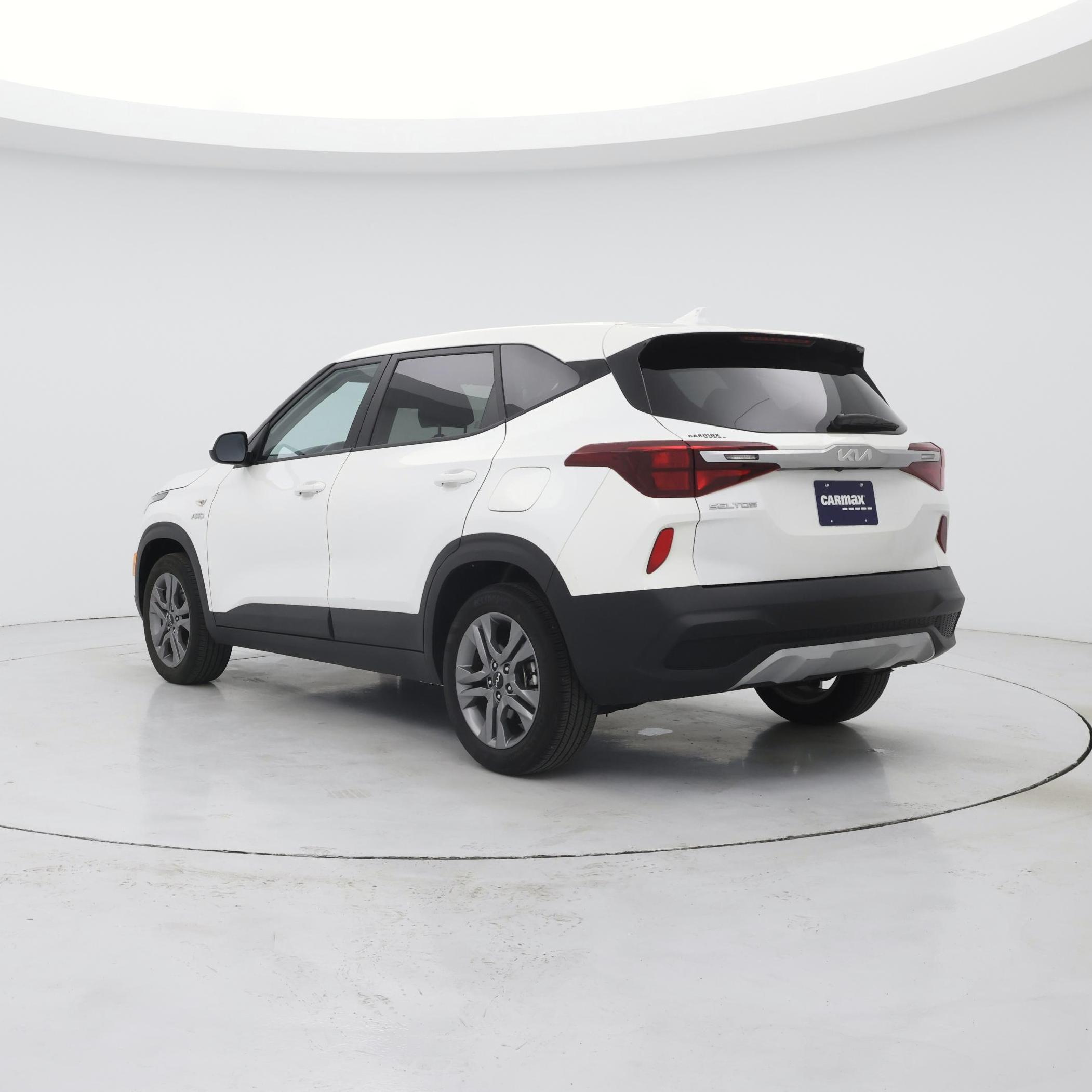 Thumbnail: 2023 Kia Seltos - 2