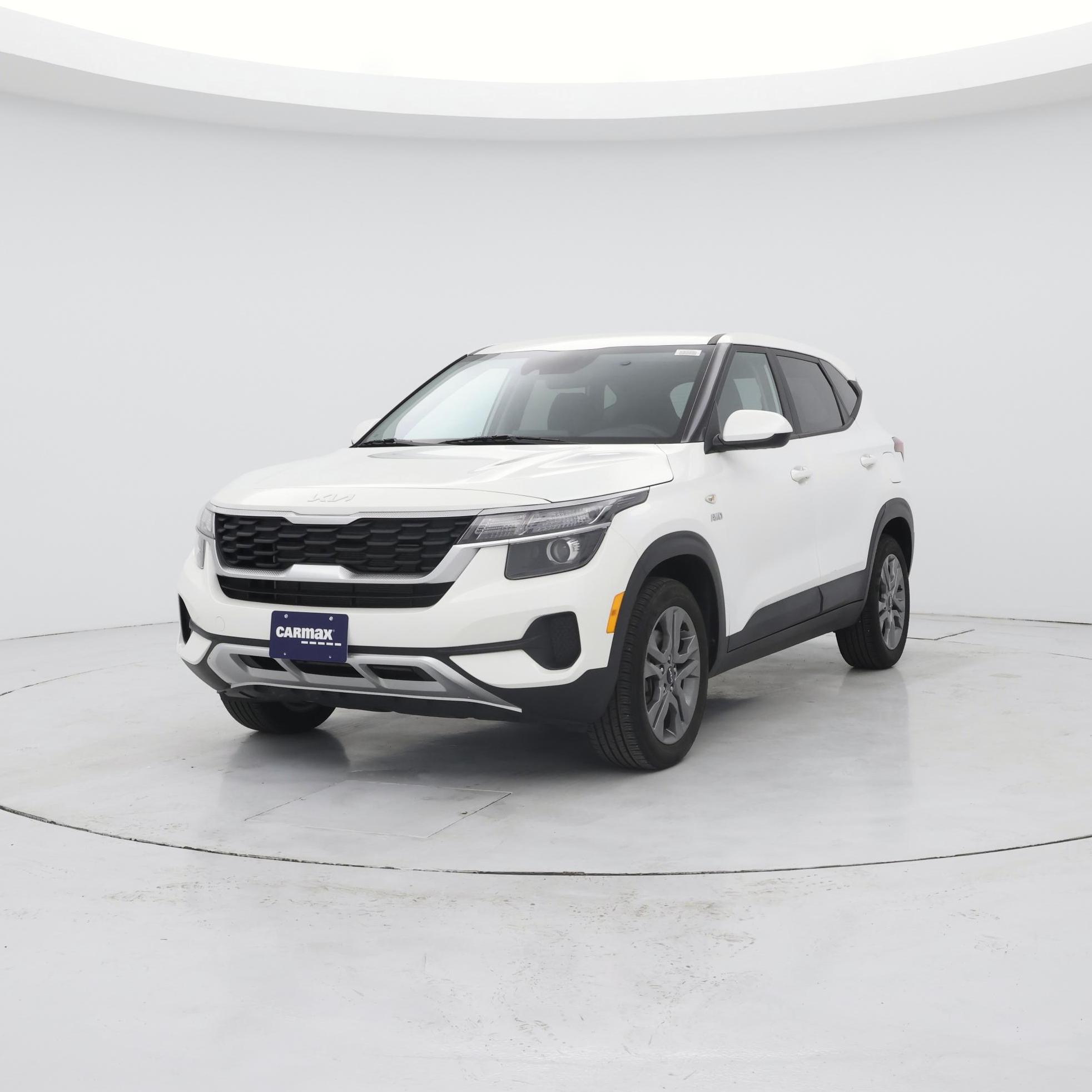 Thumbnail: 2023 Kia Seltos - 4