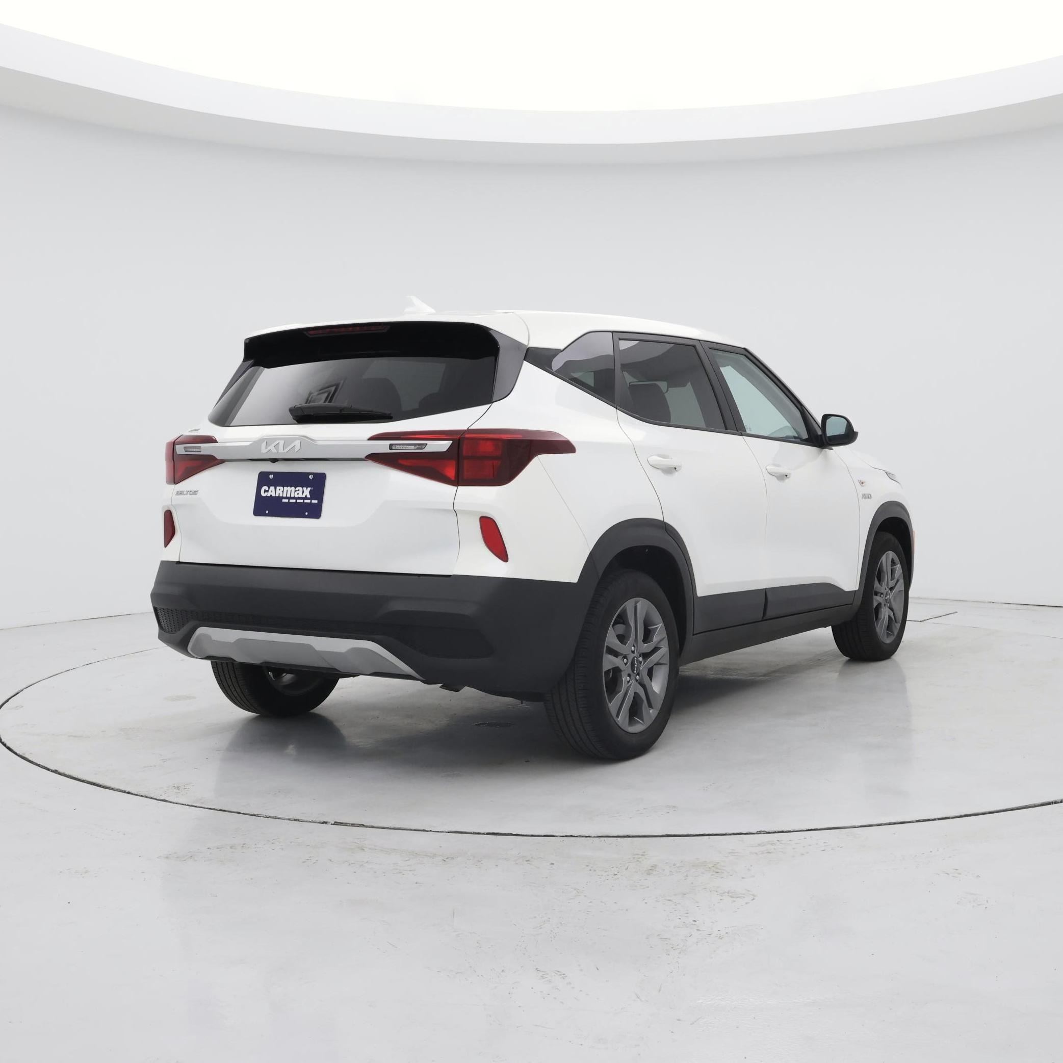 Thumbnail: 2023 Kia Seltos - 8