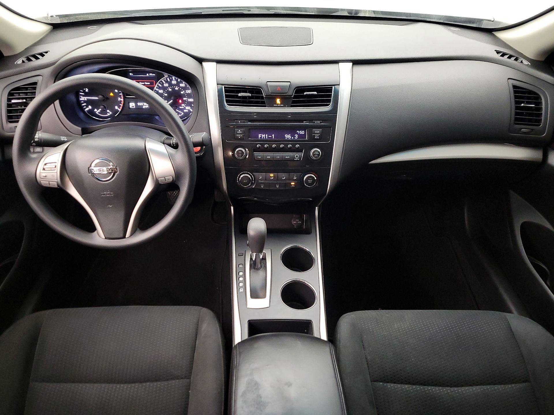 Thumbnail: 2015 Nissan Altima - 9