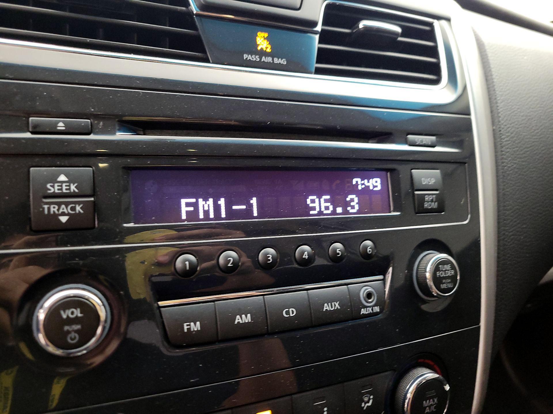 Thumbnail: 2015 Nissan Altima - 14