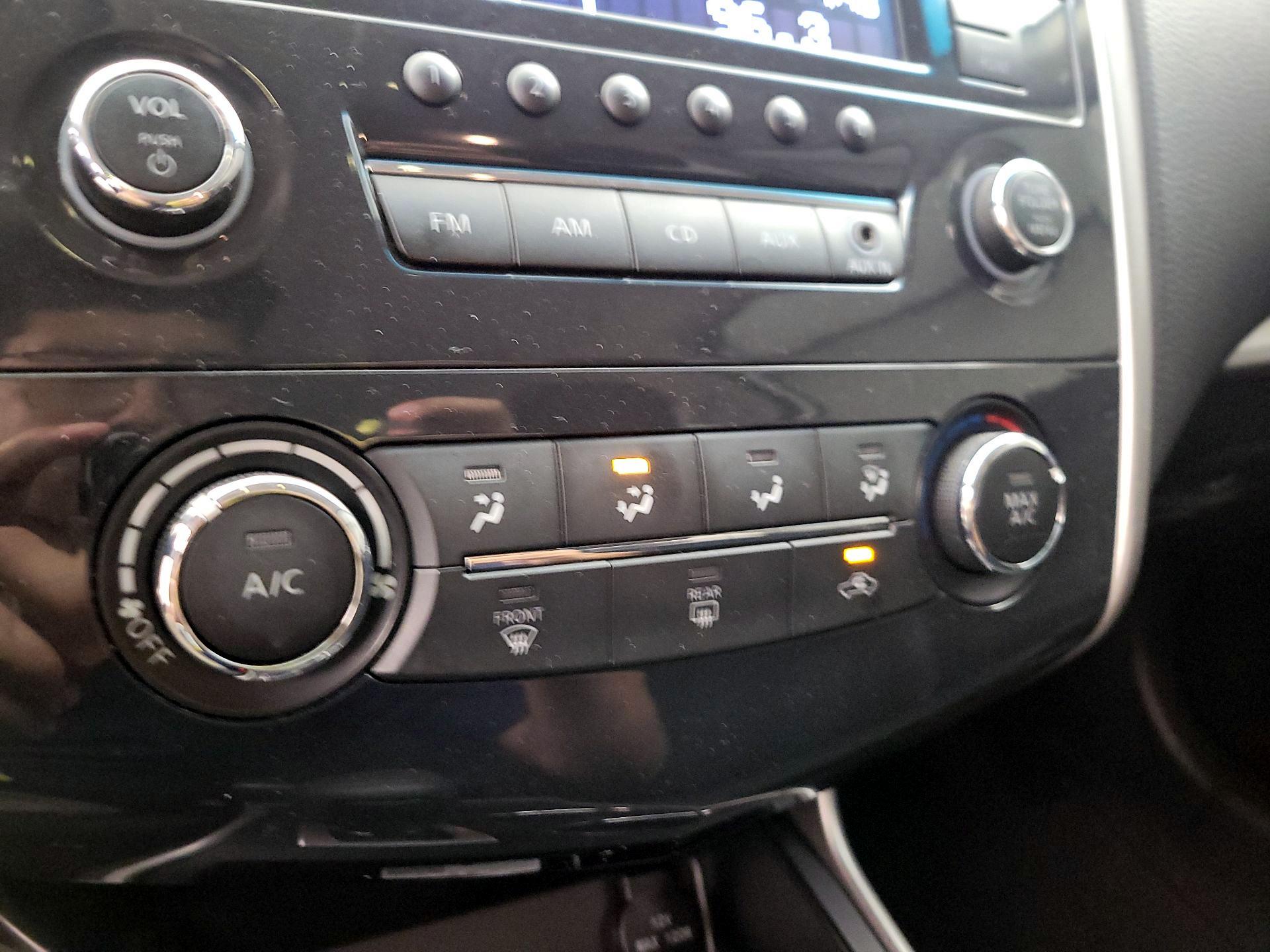Thumbnail: 2015 Nissan Altima - 15