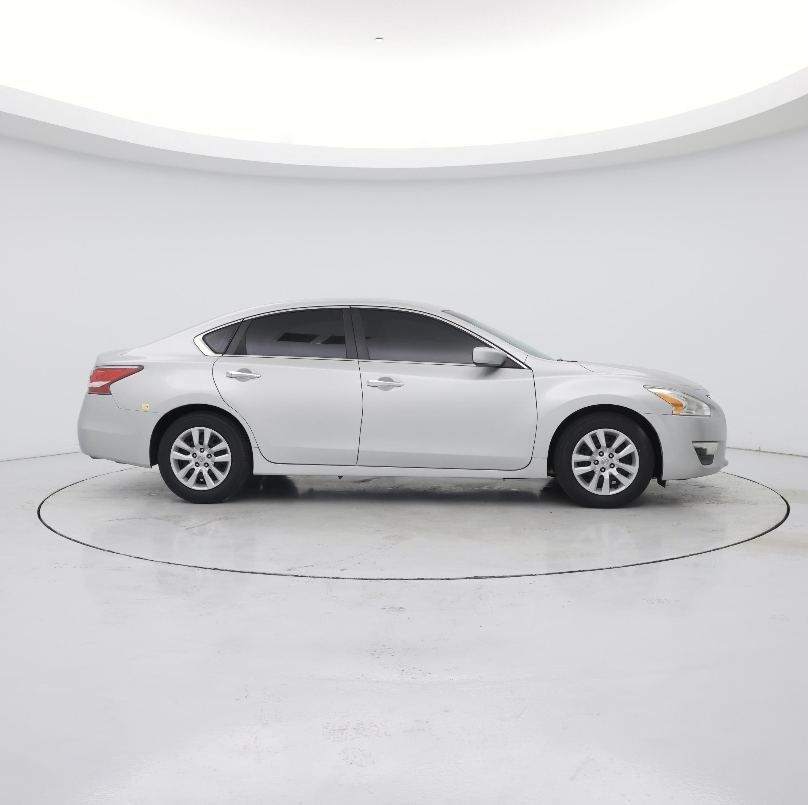 Thumbnail: 2015 Nissan Altima - 7