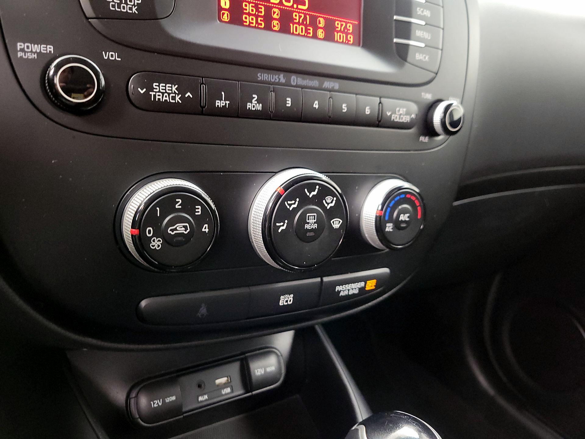 Thumbnail: 2015 Kia Soul - 15