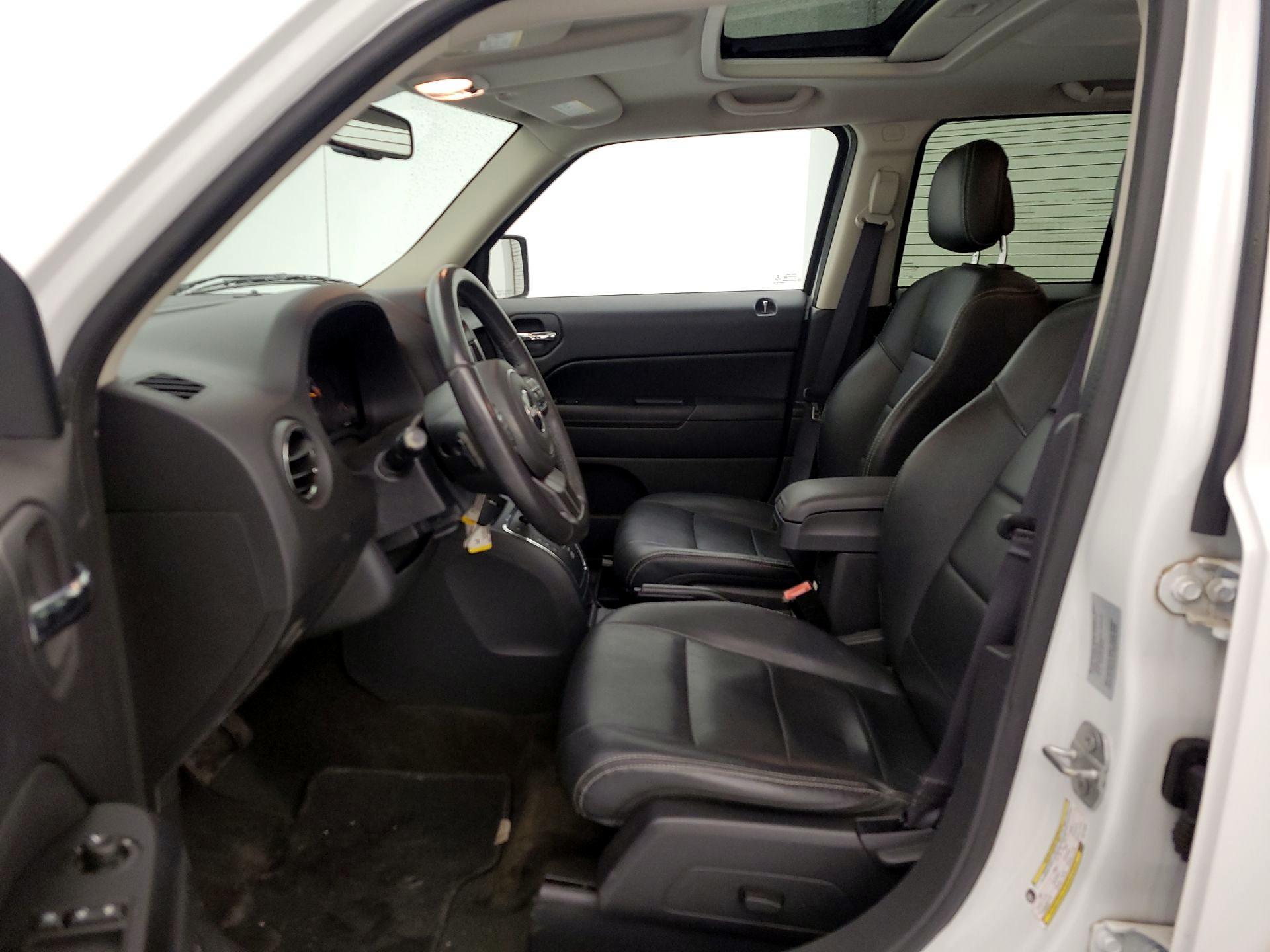 Thumbnail: 2017 Jeep Patriot - 11