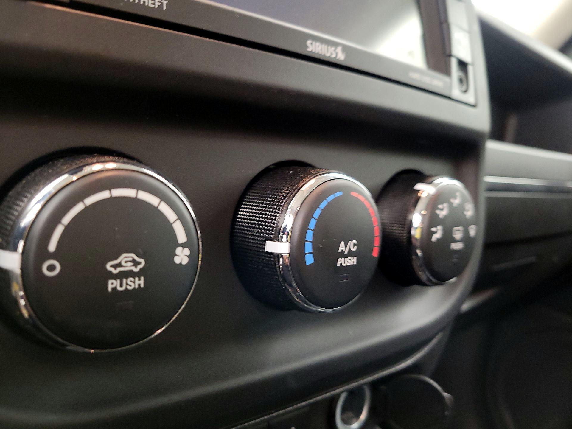 Thumbnail: 2017 Jeep Patriot - 14