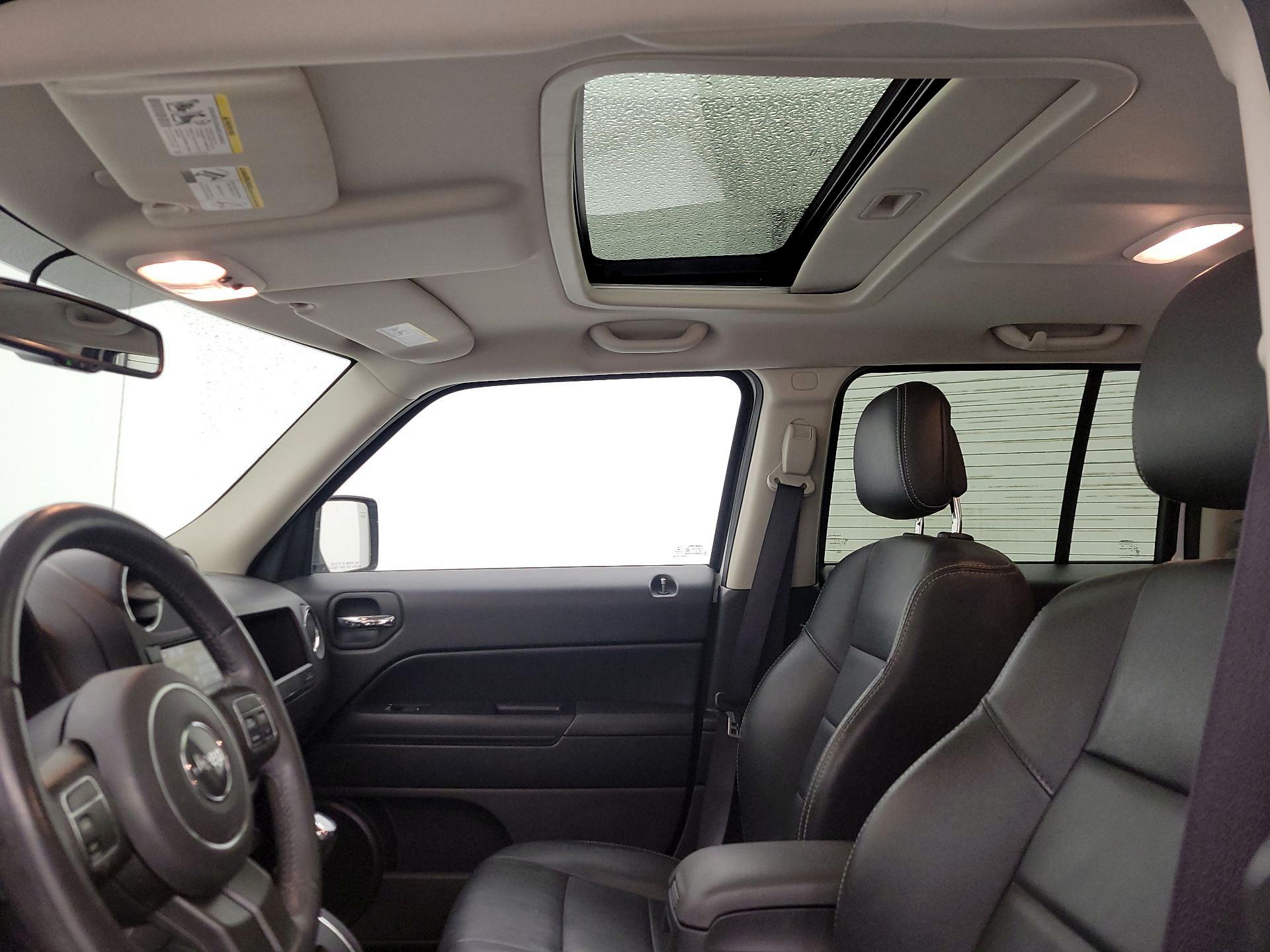 Thumbnail: 2017 Jeep Patriot - 17